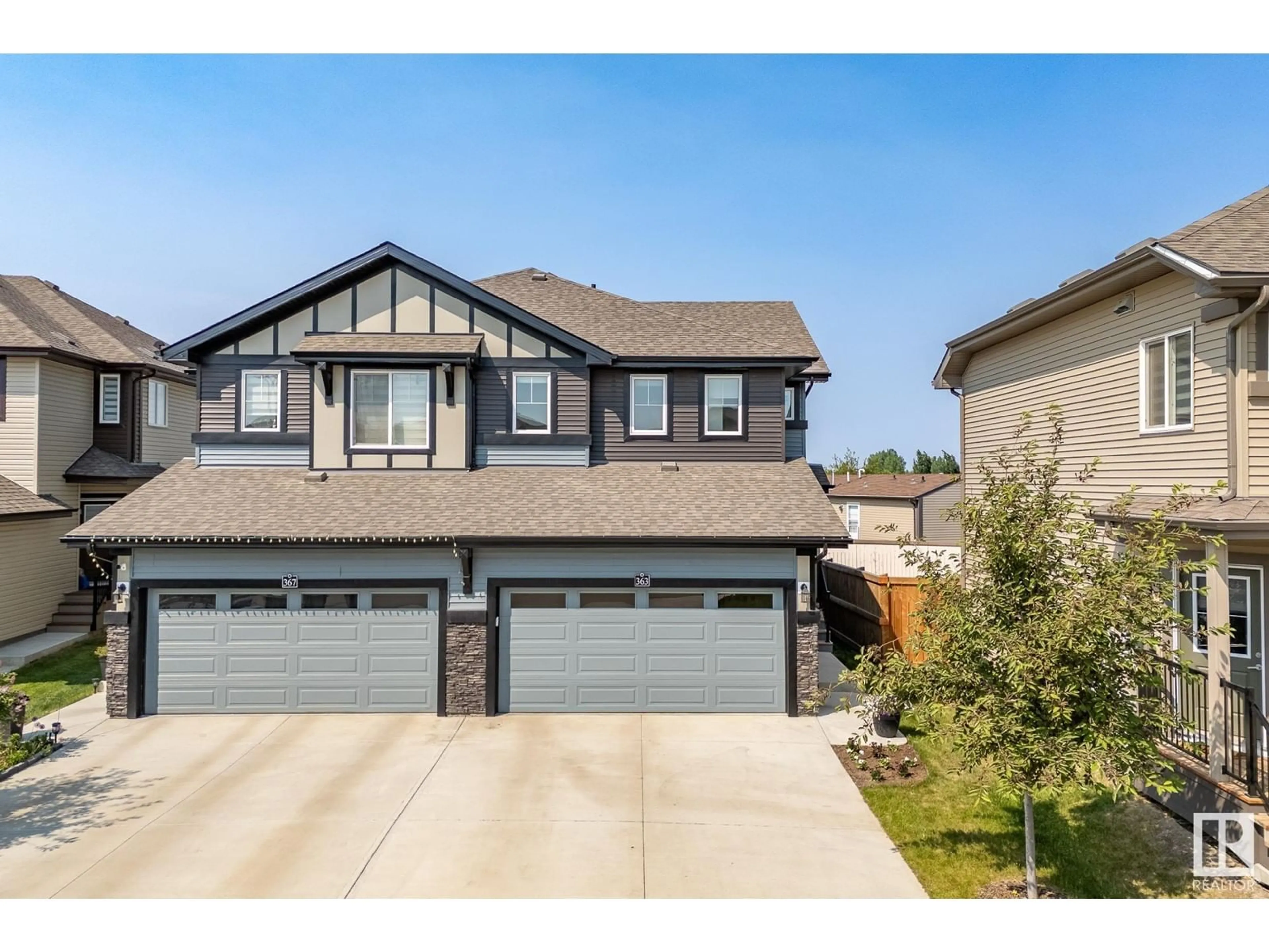Home with vinyl exterior material, street for 363 SAVOY CR, Sherwood Park Alberta T8H2X2