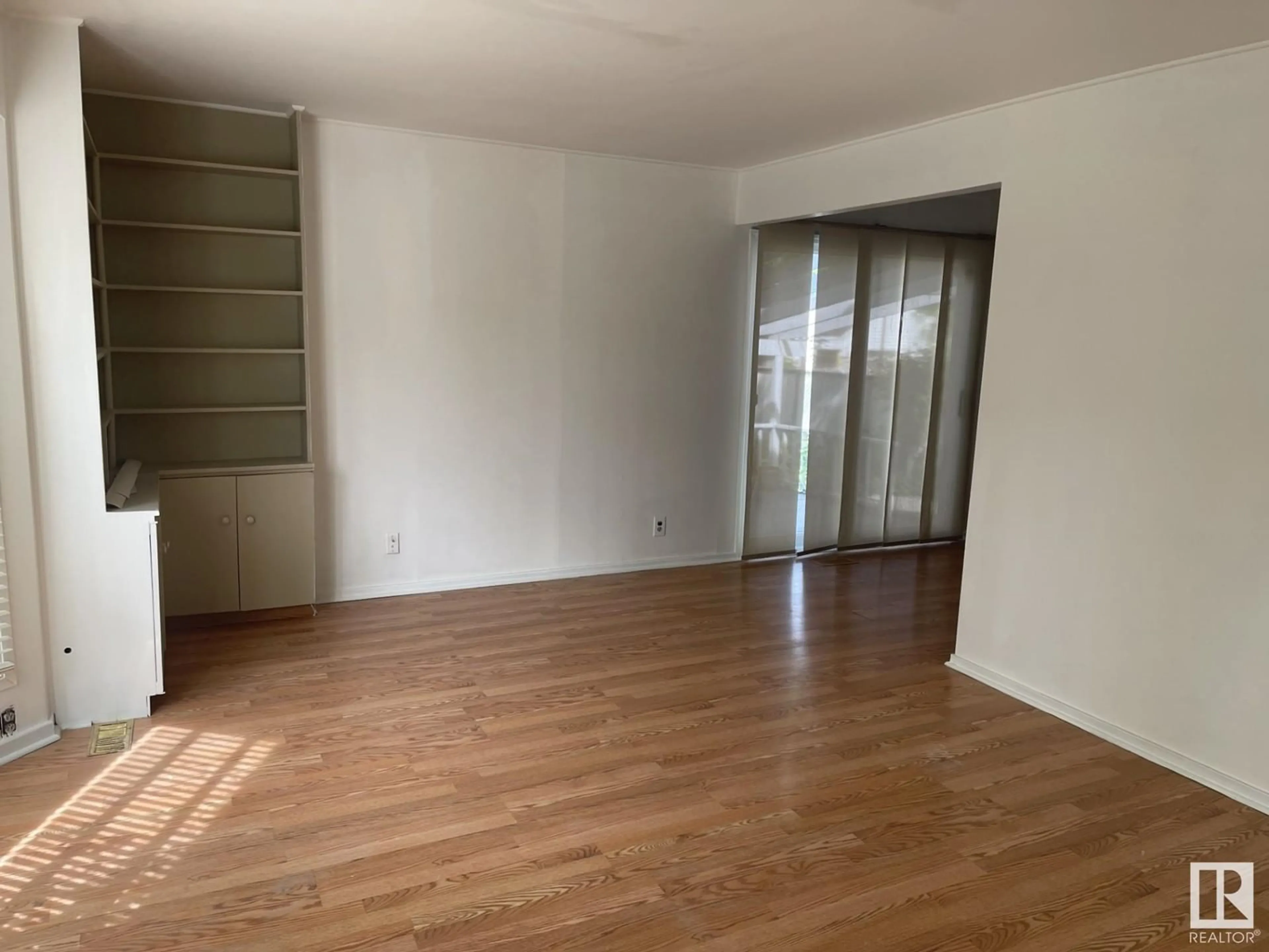 A pic of a room for NW - 12202 105 ST, Edmonton Alberta T5G2N8