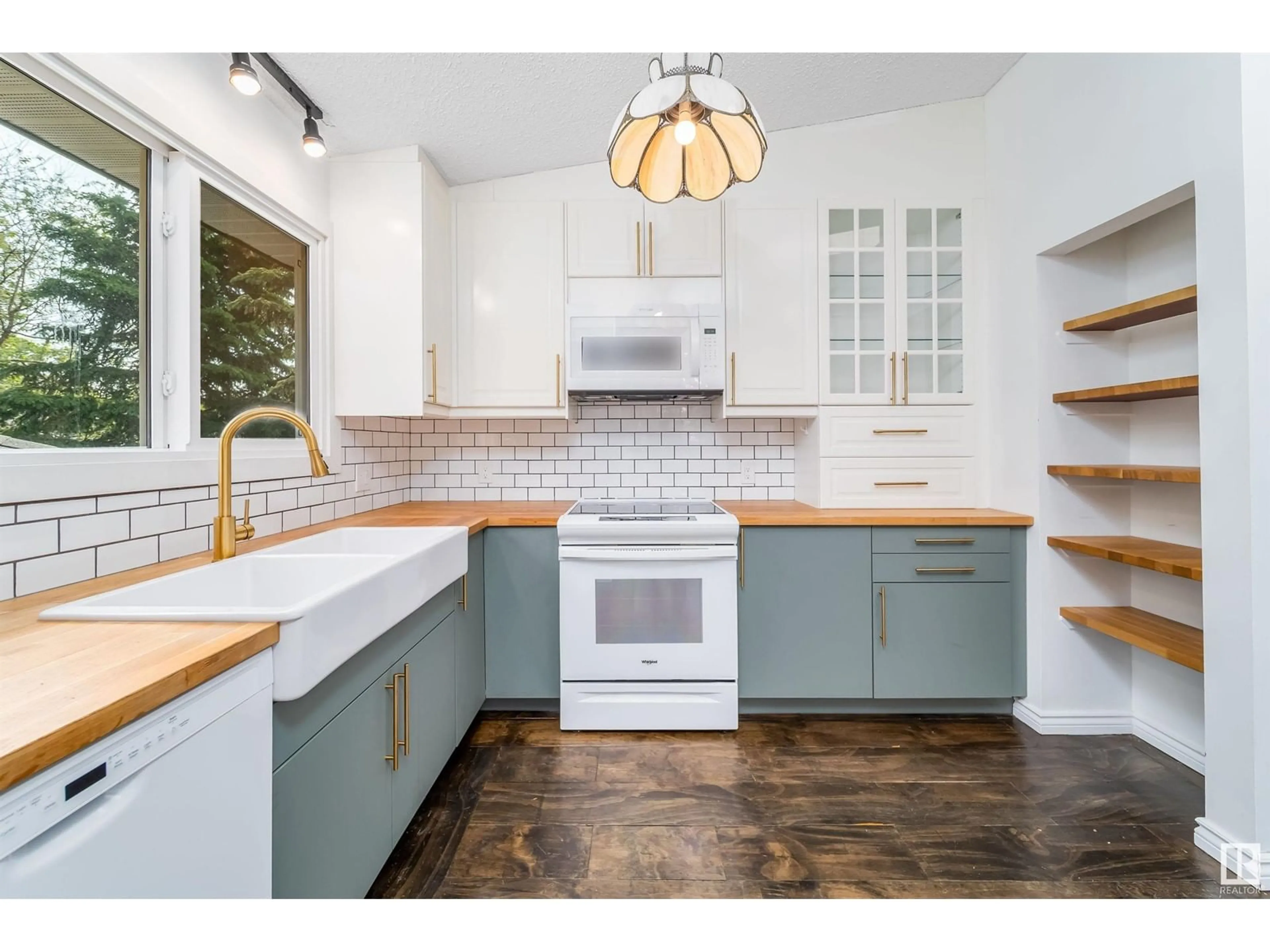 Open concept kitchen, unknown for 19 ASH PL, St. Albert Alberta T8N3J5