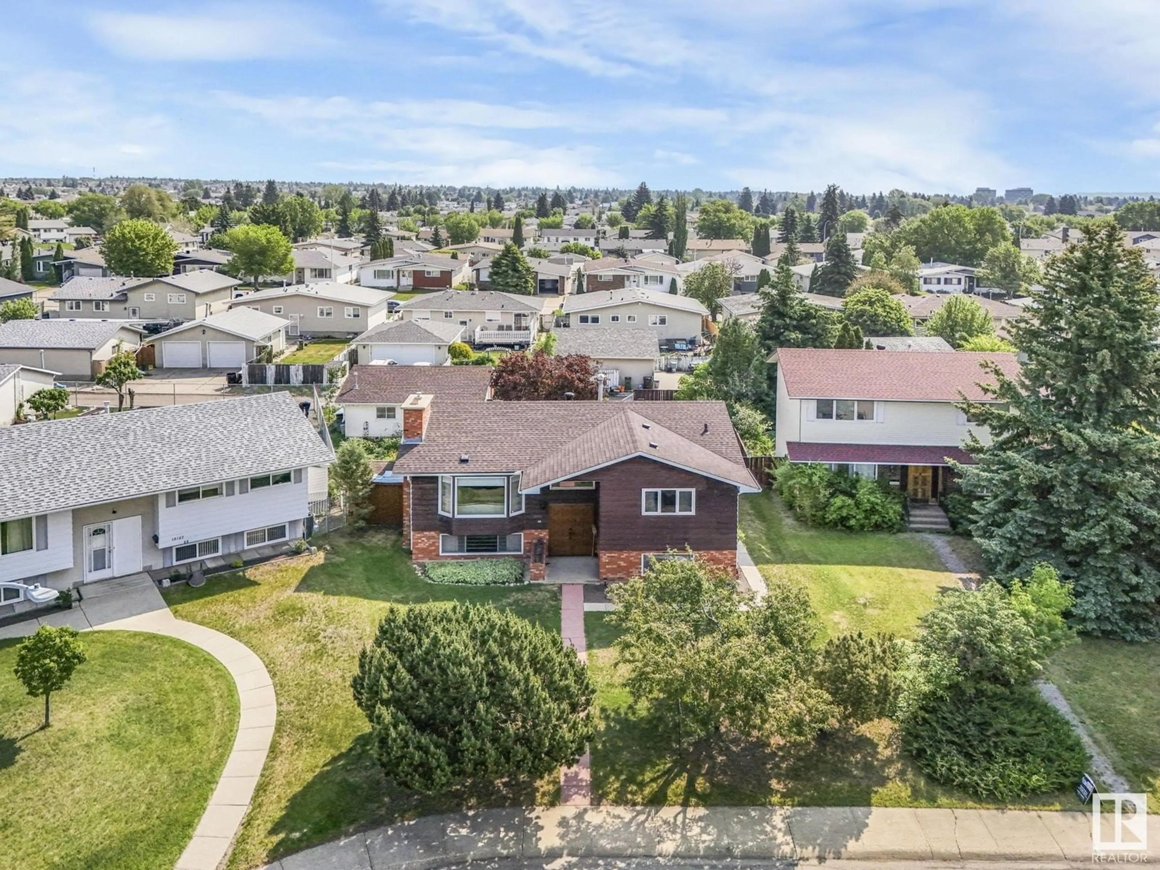 A pic from outside/outdoor area/front of a property/back of a property/a pic from drone, street for NW - 15123 86 ST, Edmonton Alberta T5E5X5
