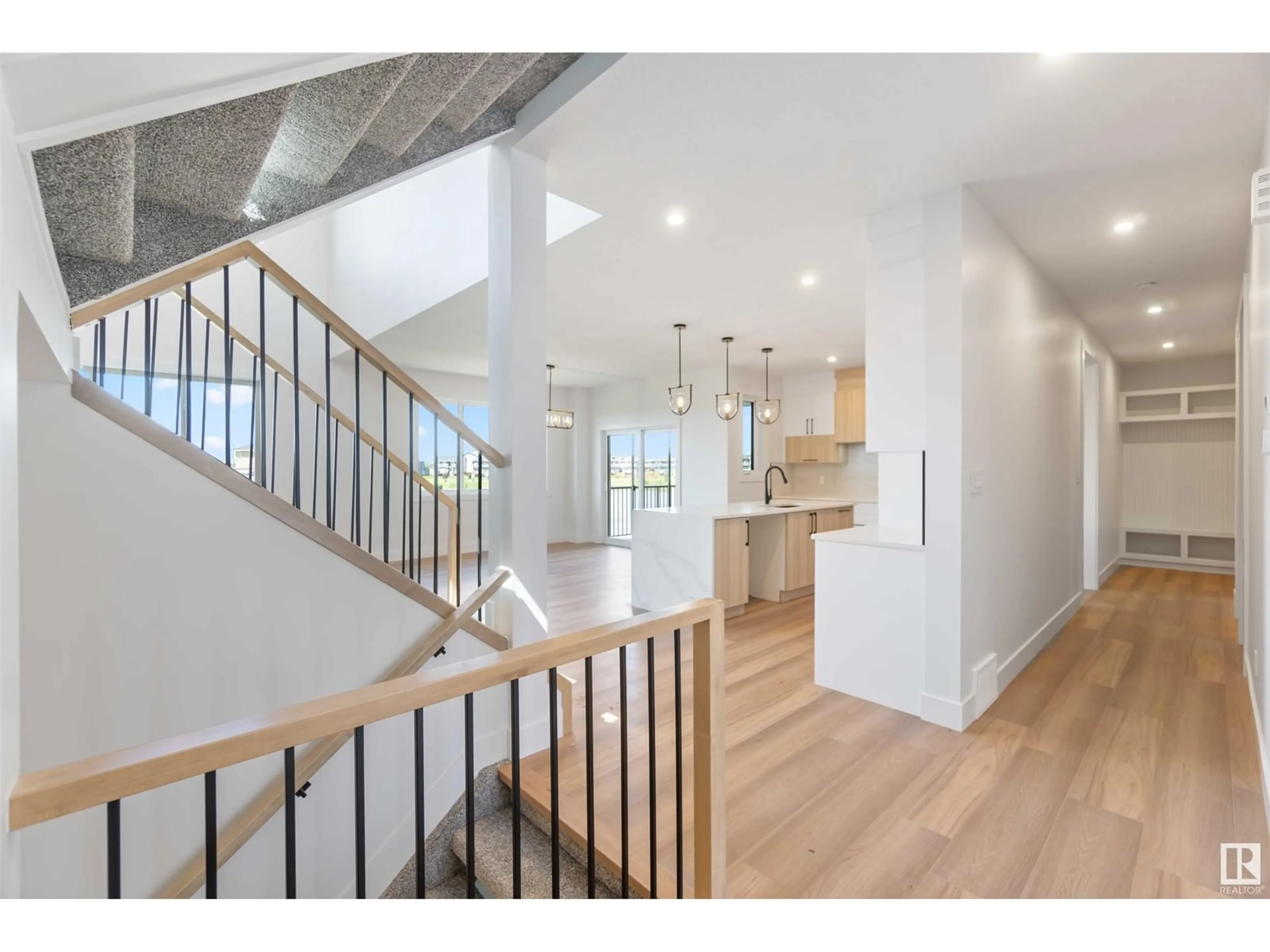 Indoor entryway for 22 ELDRIDGE PT, St. Albert Alberta T8N7Z9