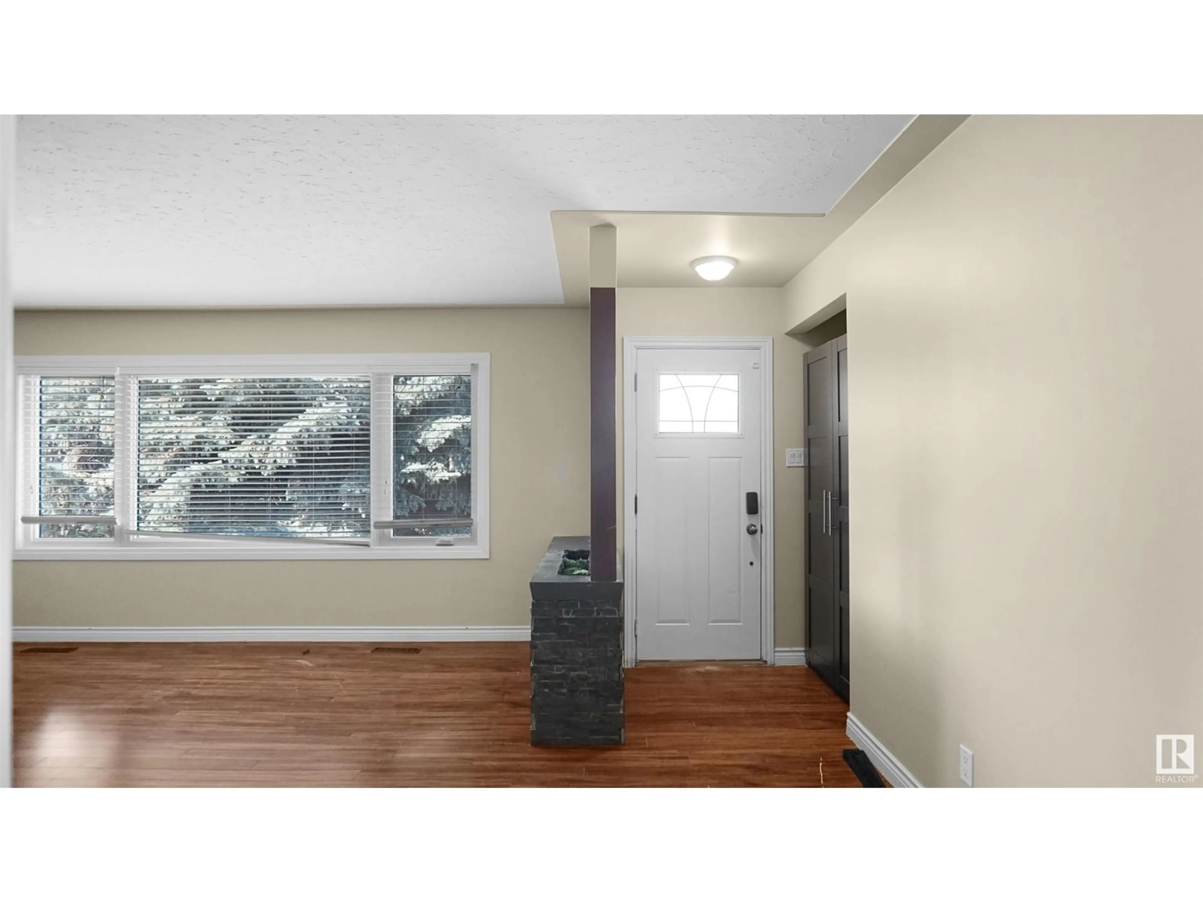 Indoor entryway for NW - 12815 79 ST, Edmonton Alberta T5C1J1