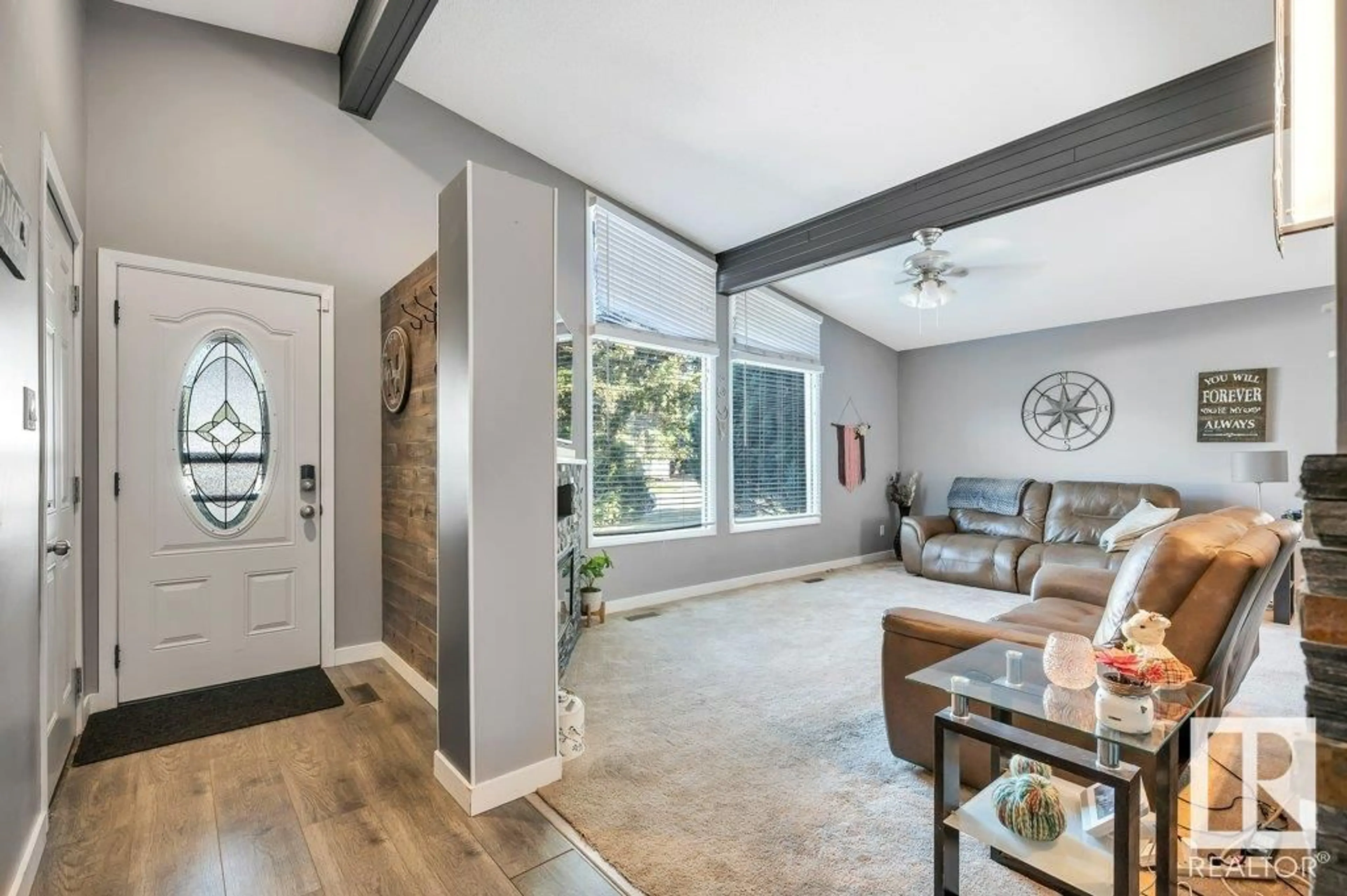 Indoor entryway for 146 GALLOWAY DR, Sherwood Park Alberta T8A2N2