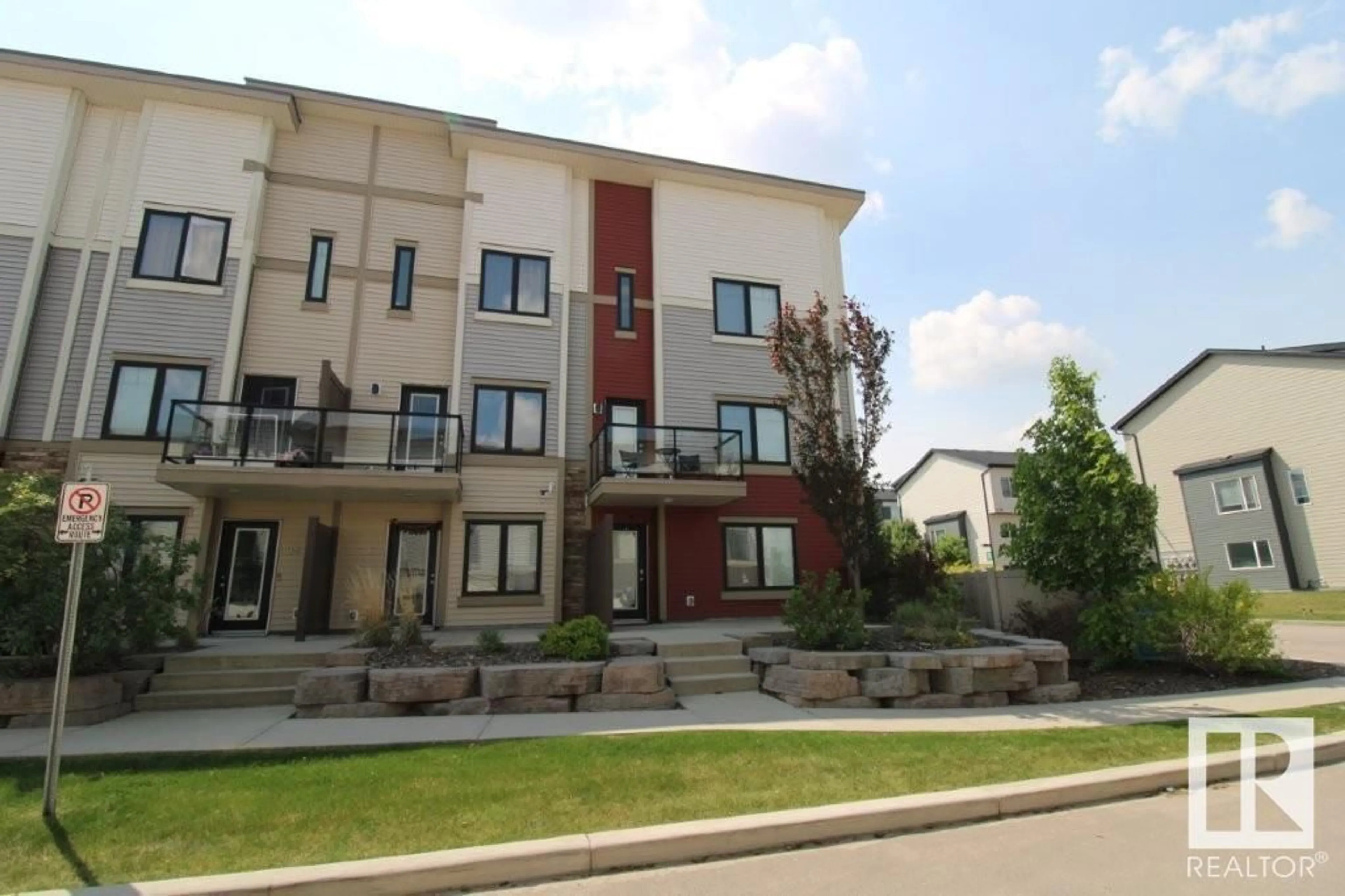 Patio, building for 804 - 96 WELSH DR, Edmonton Alberta T6X1Y8
