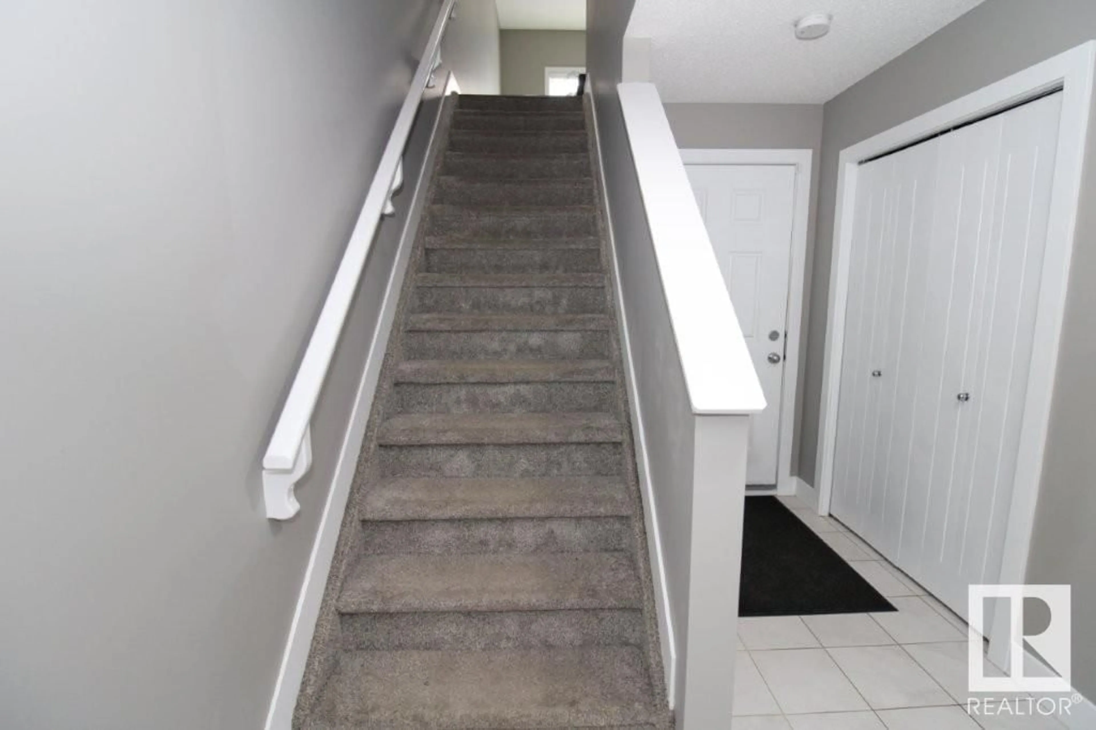 Stairs for 804 - 96 WELSH DR, Edmonton Alberta T6X1Y8