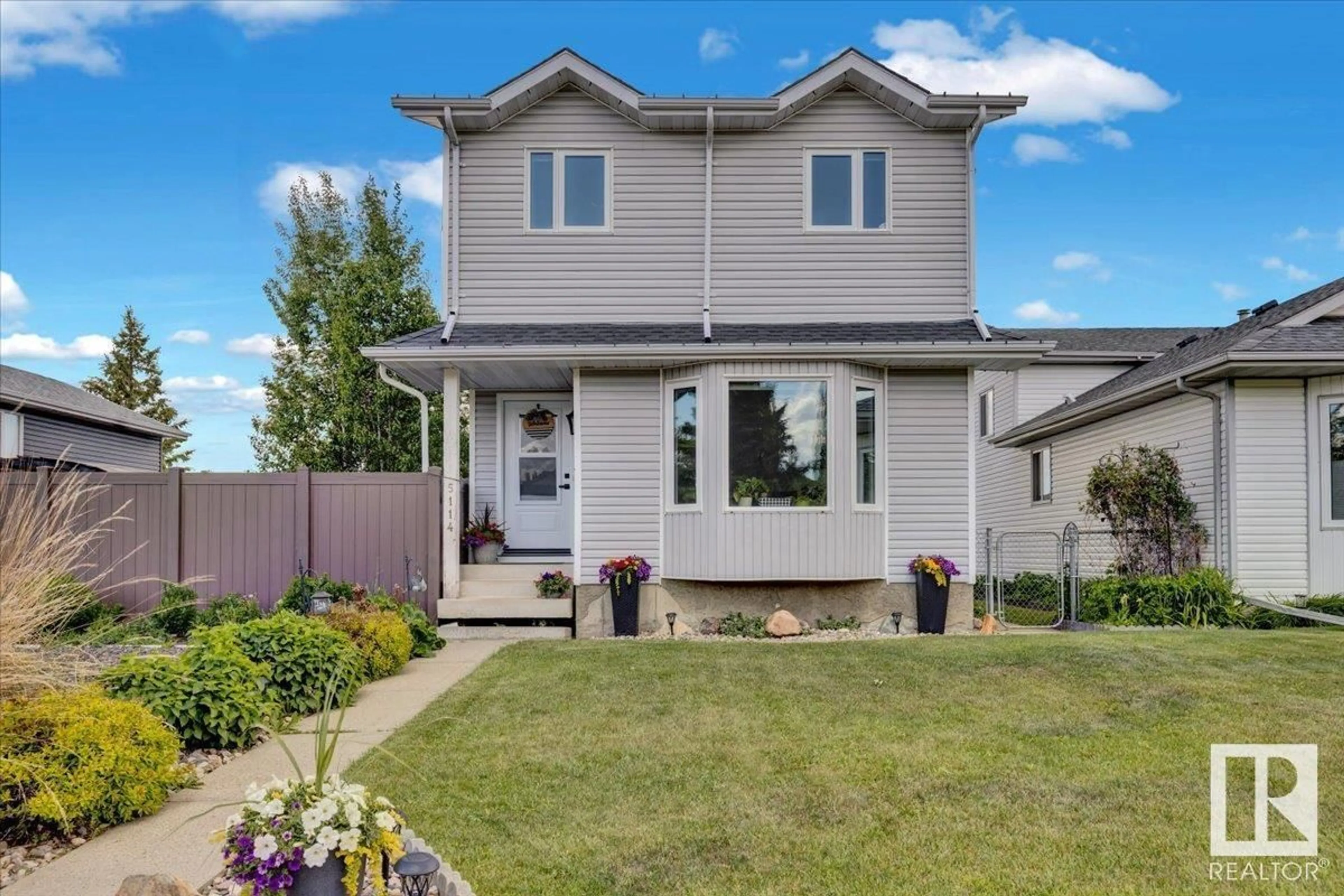 Home with vinyl exterior material, street for 5114 41 AV, Gibbons Alberta T0A1N0