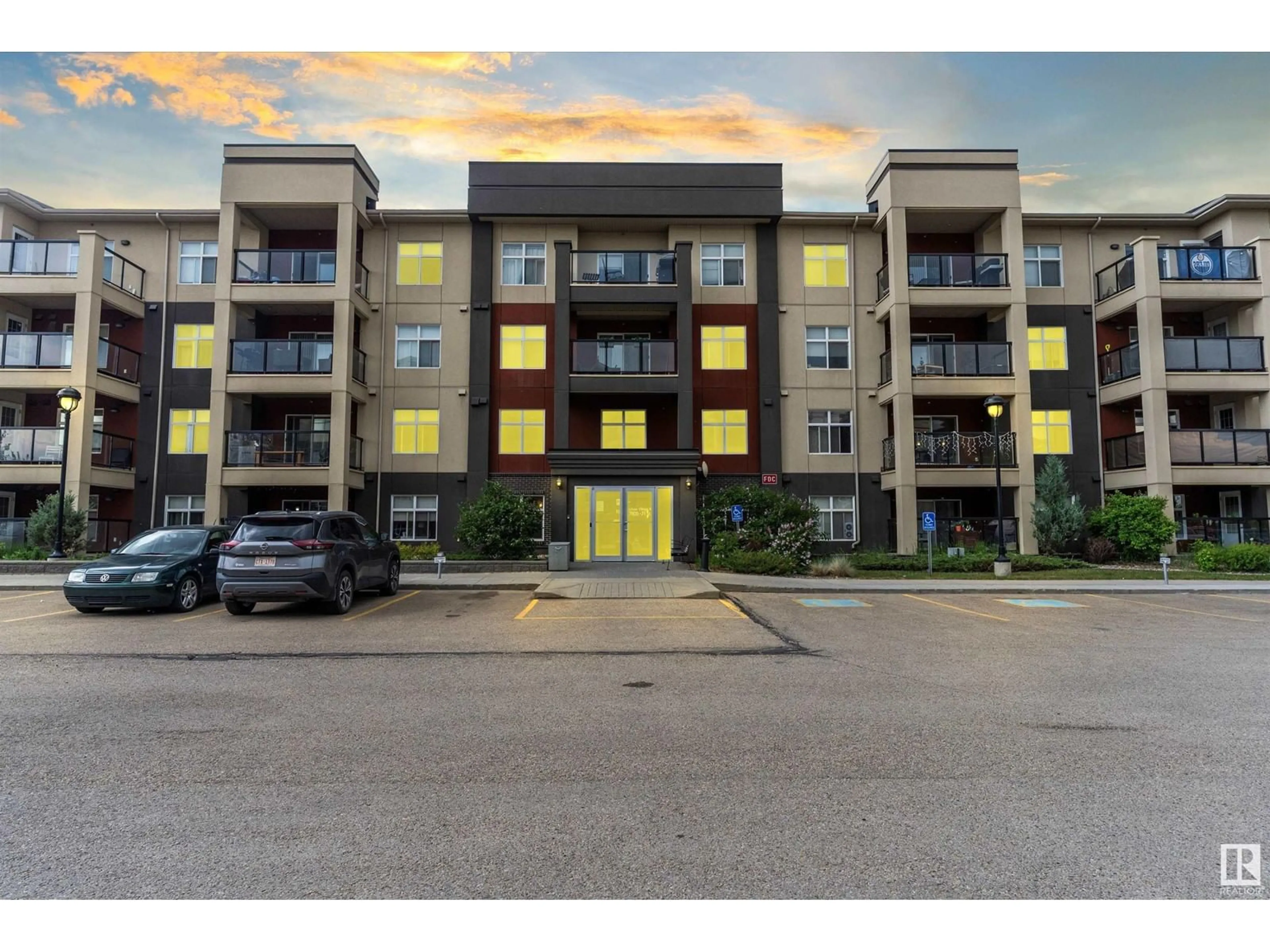 A pic from outside/outdoor area/front of a property/back of a property/a pic from drone, unknown for #153 - 7805 71 ST, Edmonton Alberta T6B3V6