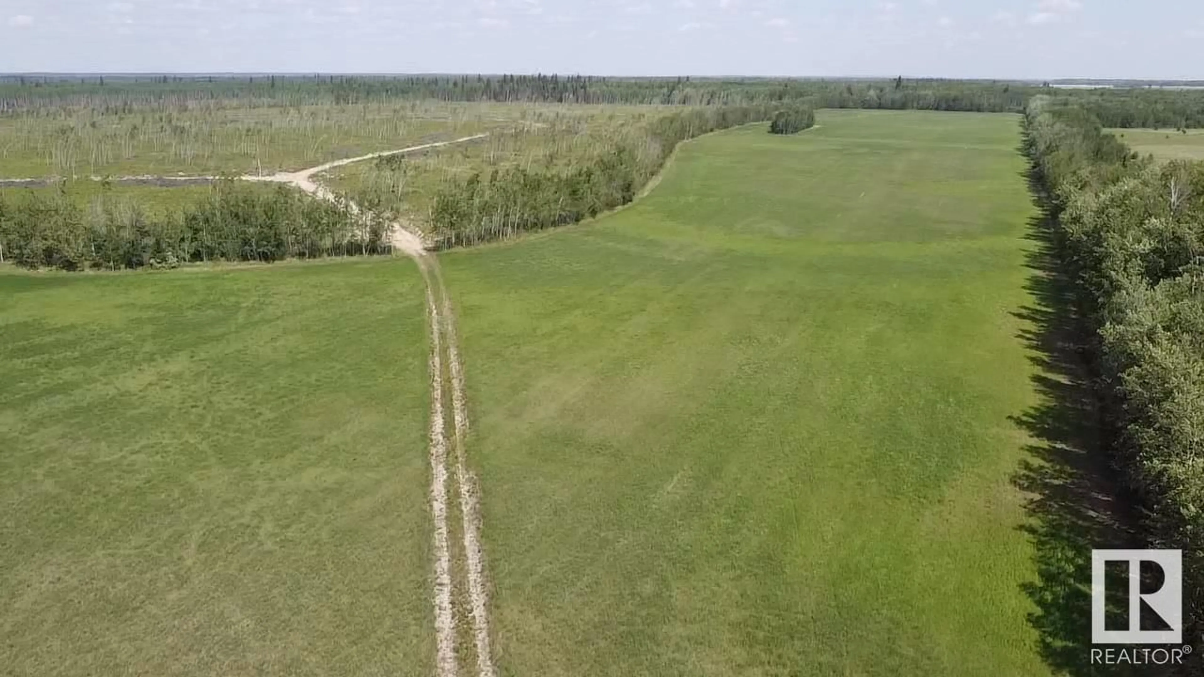 A pic from outside/outdoor area/front of a property/back of a property/a pic from drone, unknown for 59449 150 RANGE RD, Rural Smoky Lake County Alberta T0A3C0