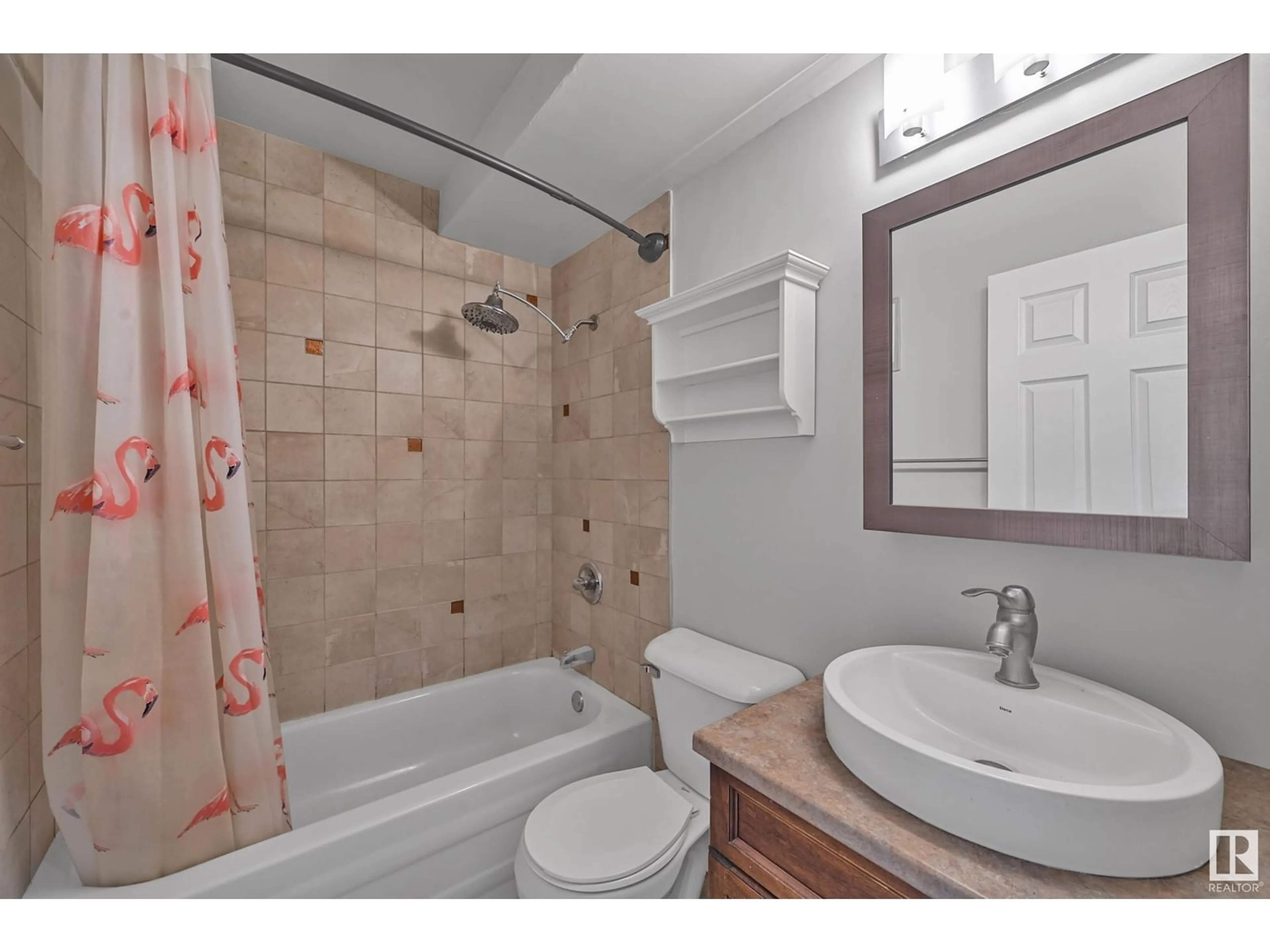 Standard bathroom, ceramic/tile floor for 202 - 9725 82 AV, Edmonton Alberta T6E1Y6