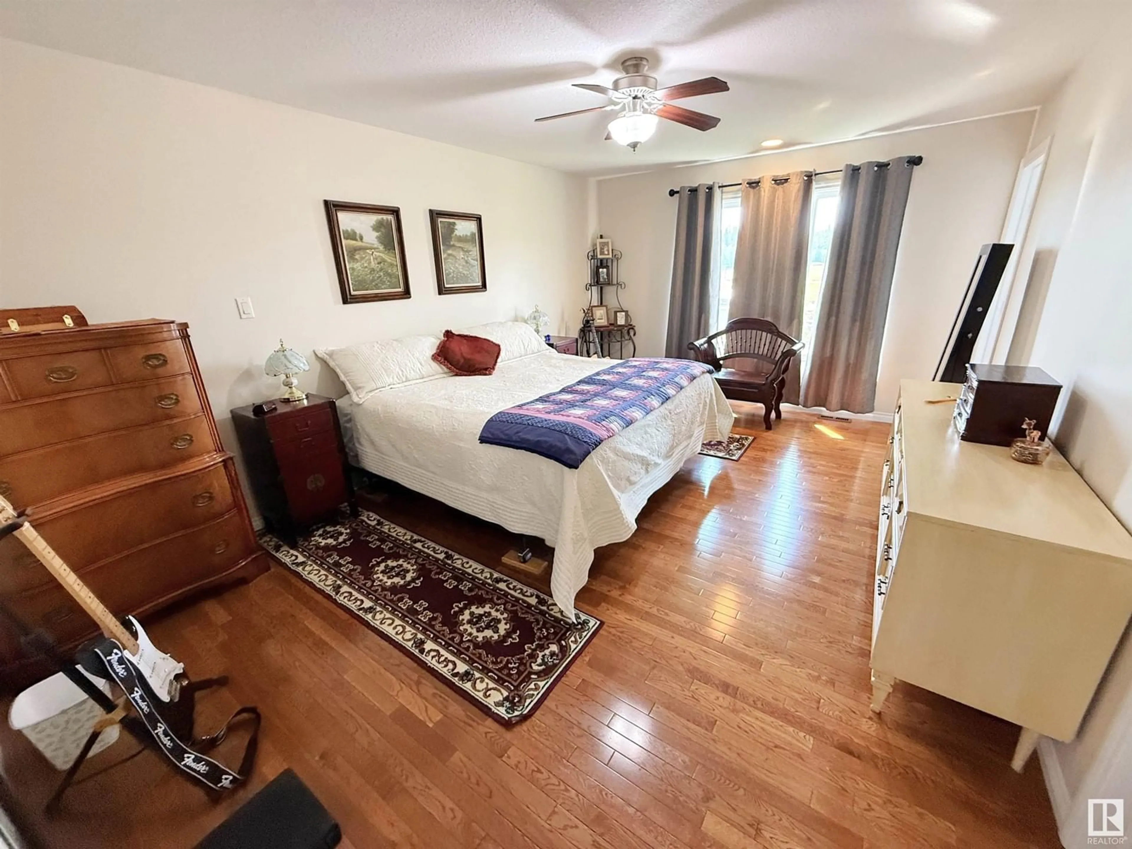 A pic of a room for 5640 52A ST, Wabamun Alberta T0E2K0