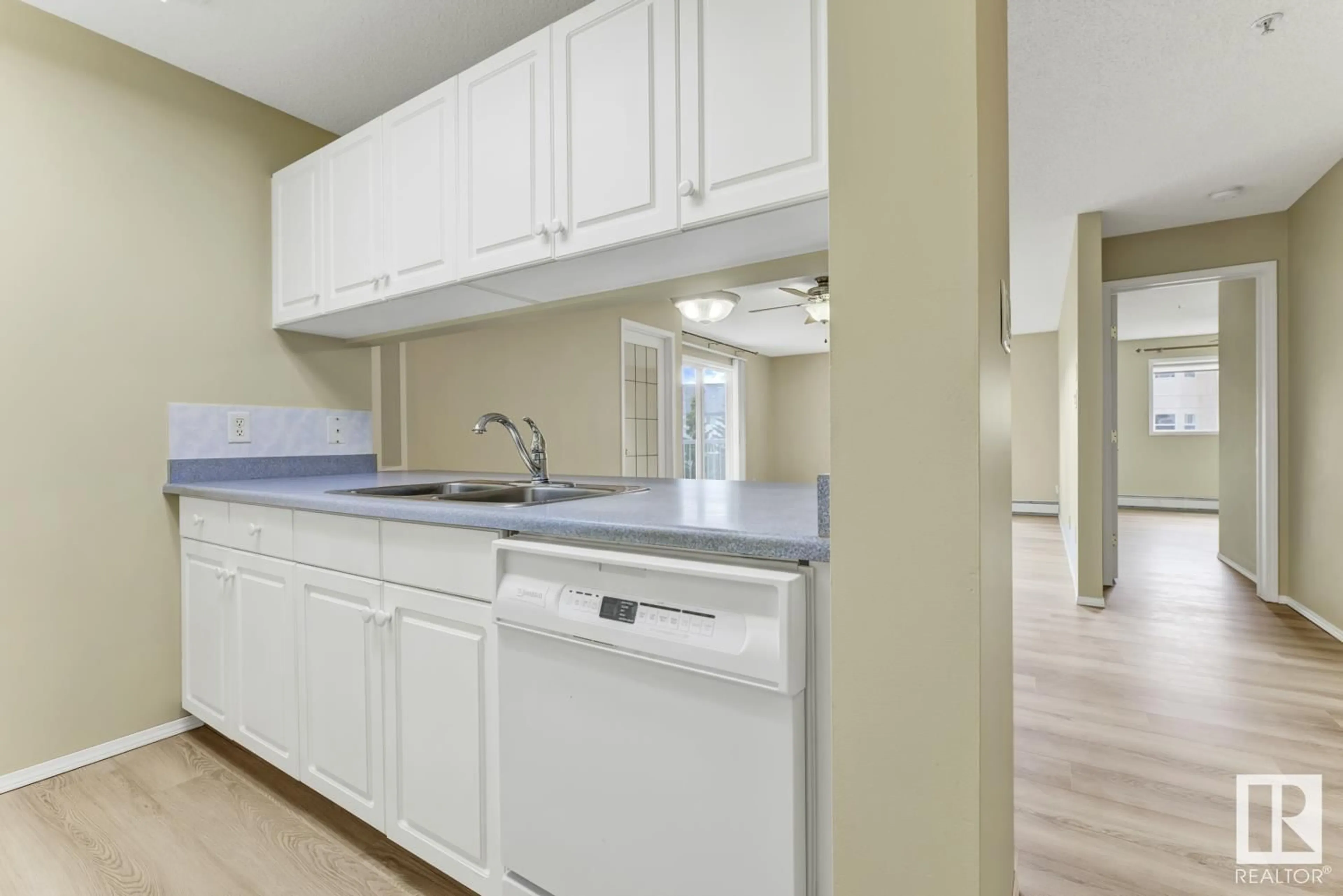 Standard kitchen, unknown for 330 17447 98A AV, Edmonton Alberta T5T6M4