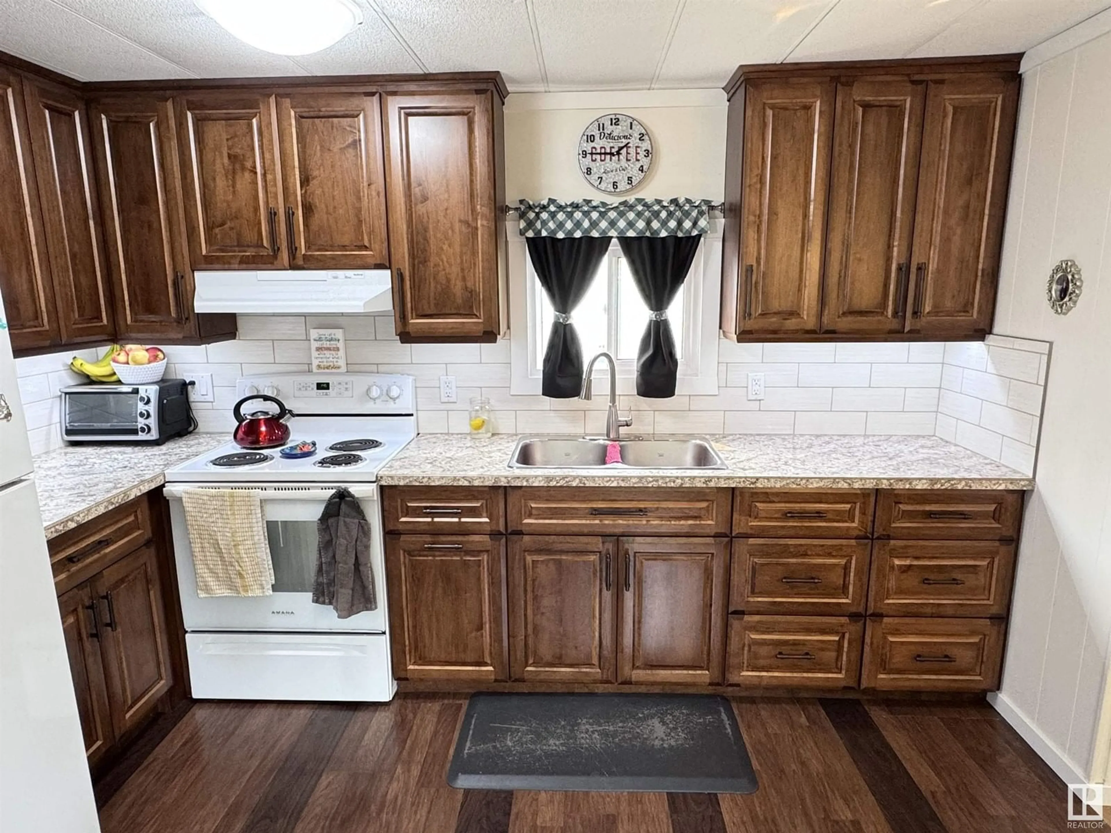 Standard kitchen, unknown for 10003 110 ST, Westlock Alberta T7P1N6