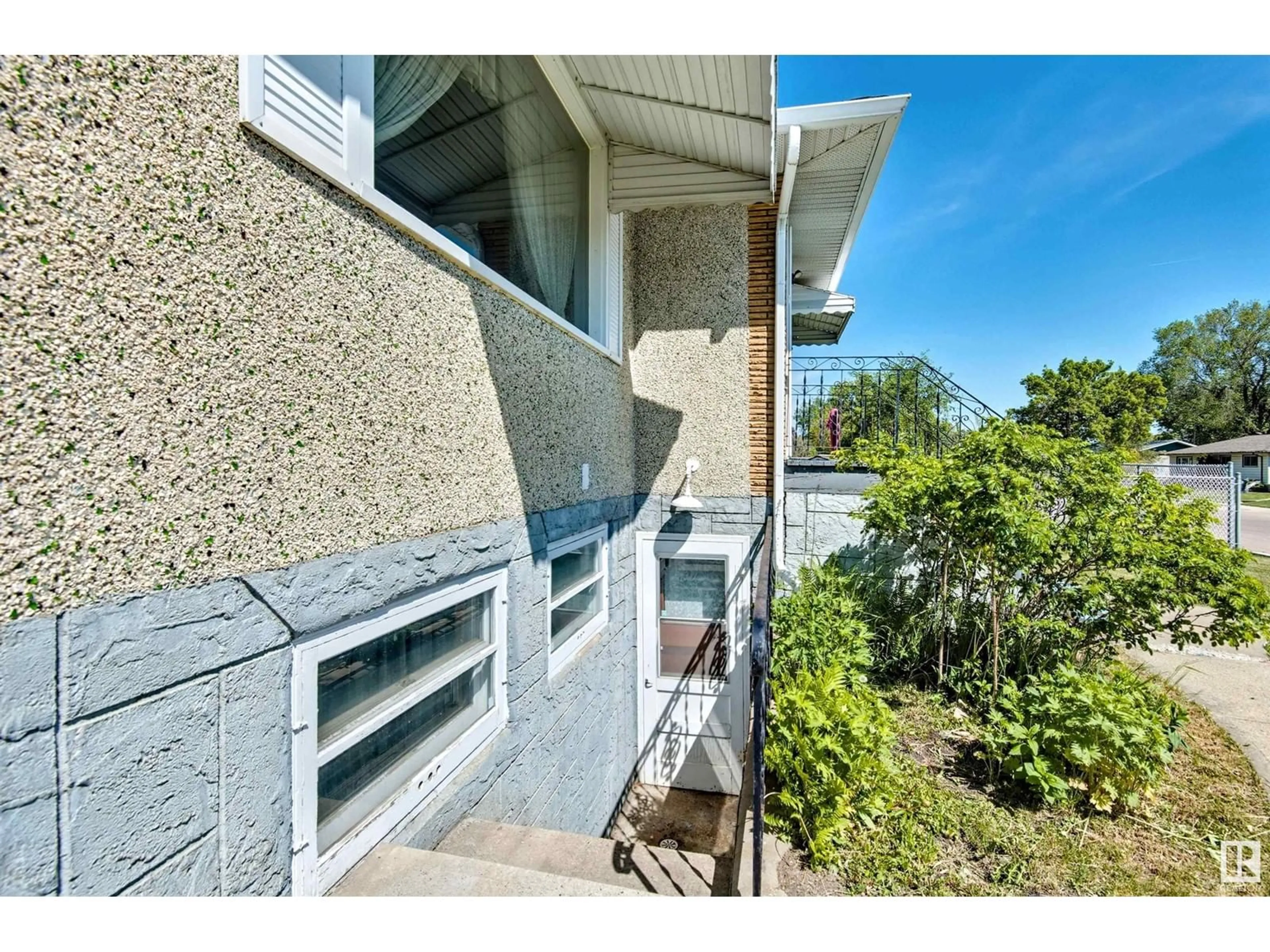 Unknown for 12936 62 ST, Edmonton Alberta T5A0T9