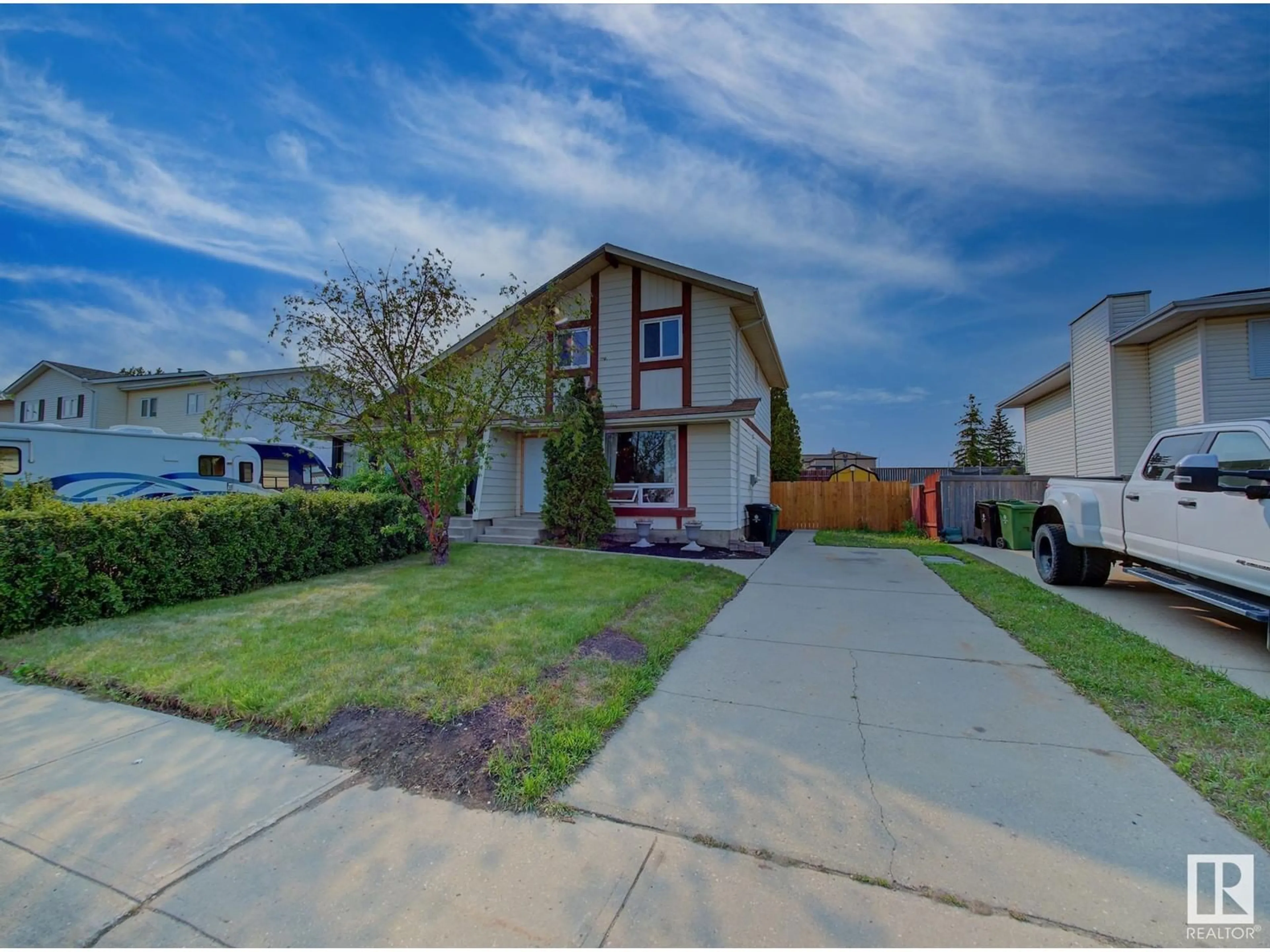 A pic from outside/outdoor area/front of a property/back of a property/a pic from drone, street for 7915 92 AV, Fort Saskatchewan Alberta T8L3N1