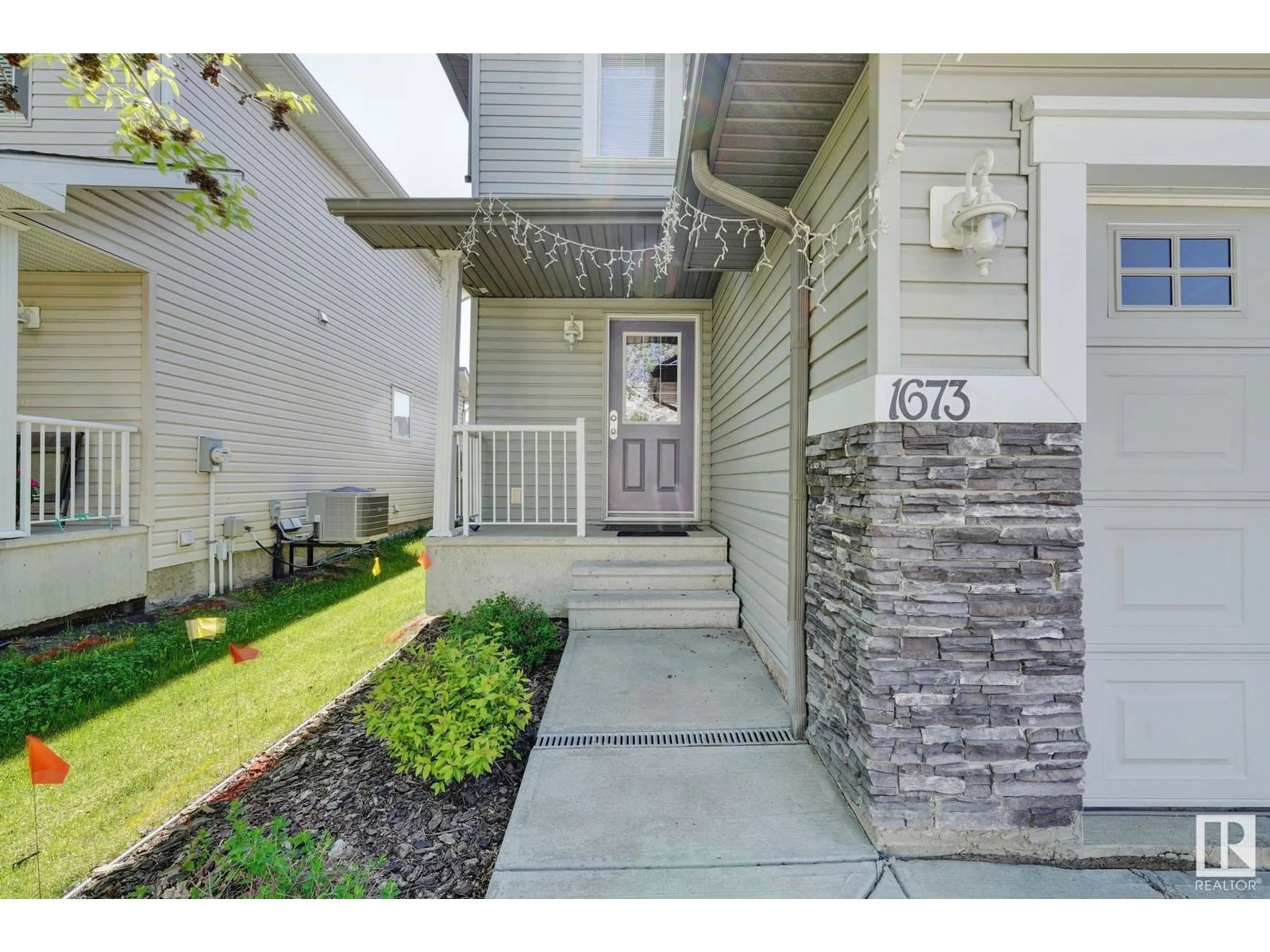 Indoor entryway for SW - 1673 MELROSE PL, Edmonton Alberta T6W1X6