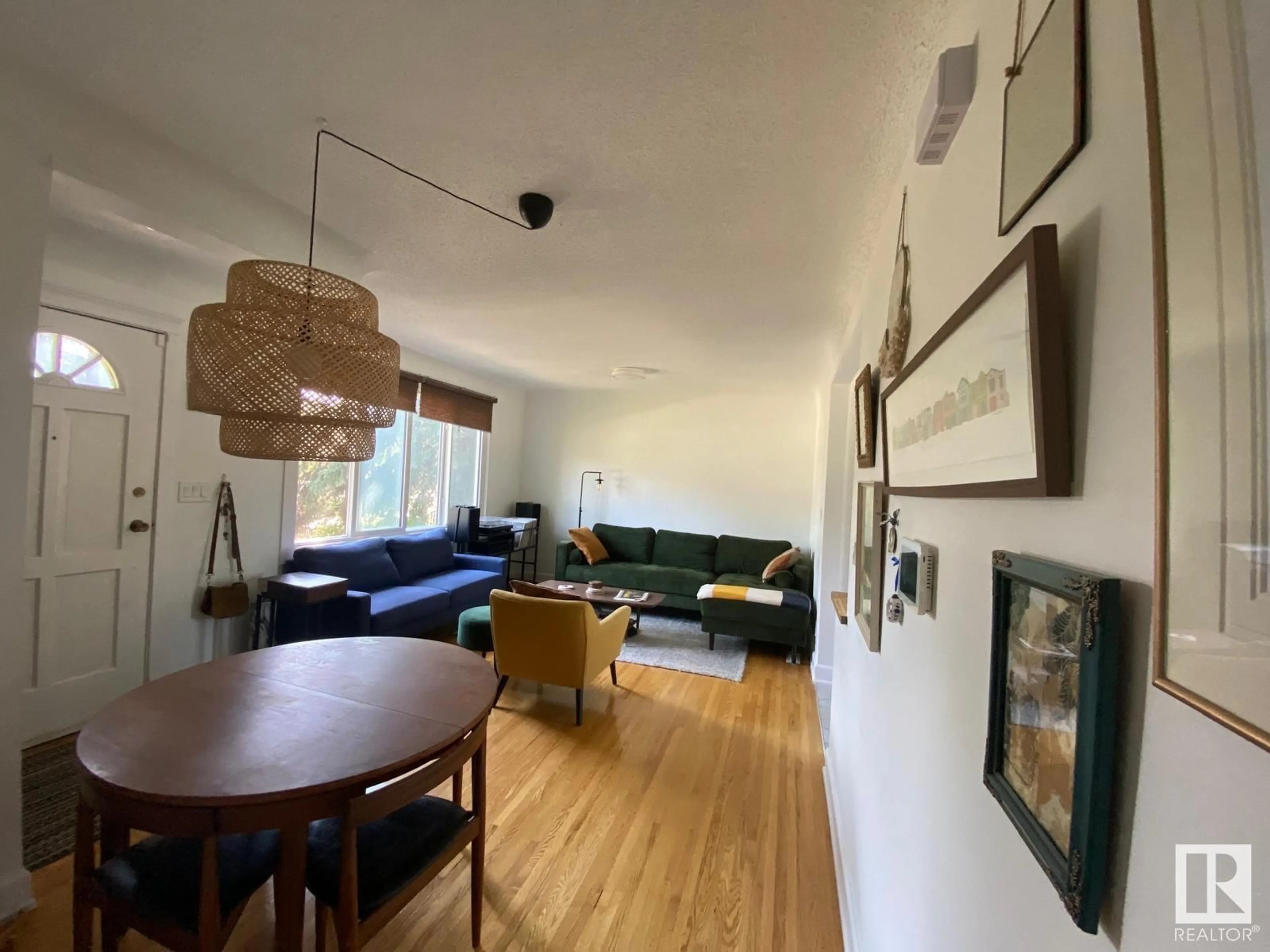 A pic of a room for 9336 85 ST, Edmonton Alberta T6C3C8