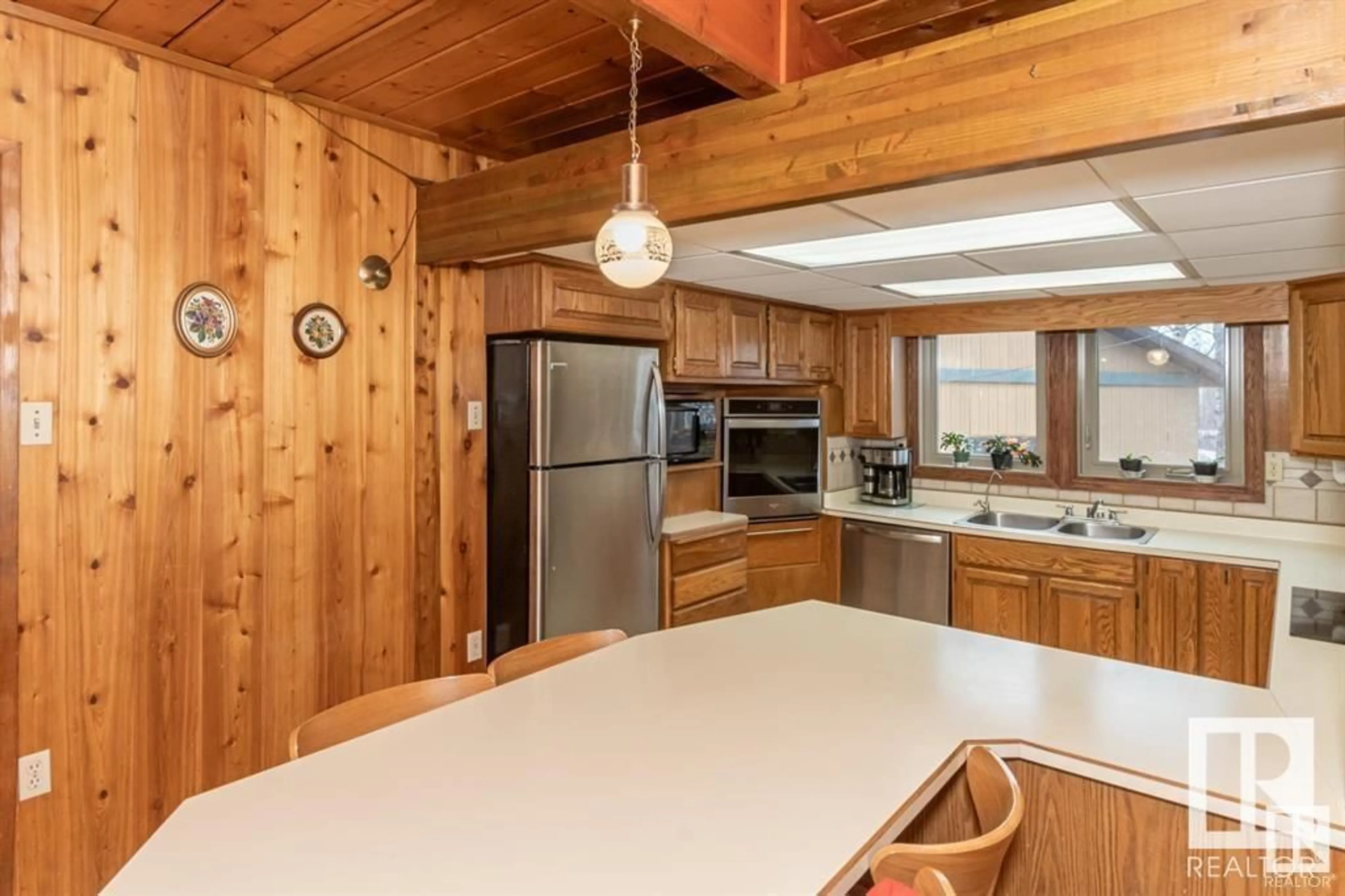 Standard kitchen, wood/laminate floor for 62 53051 RGE ROAD 211, Rural Strathcona County Alberta T8G2C6