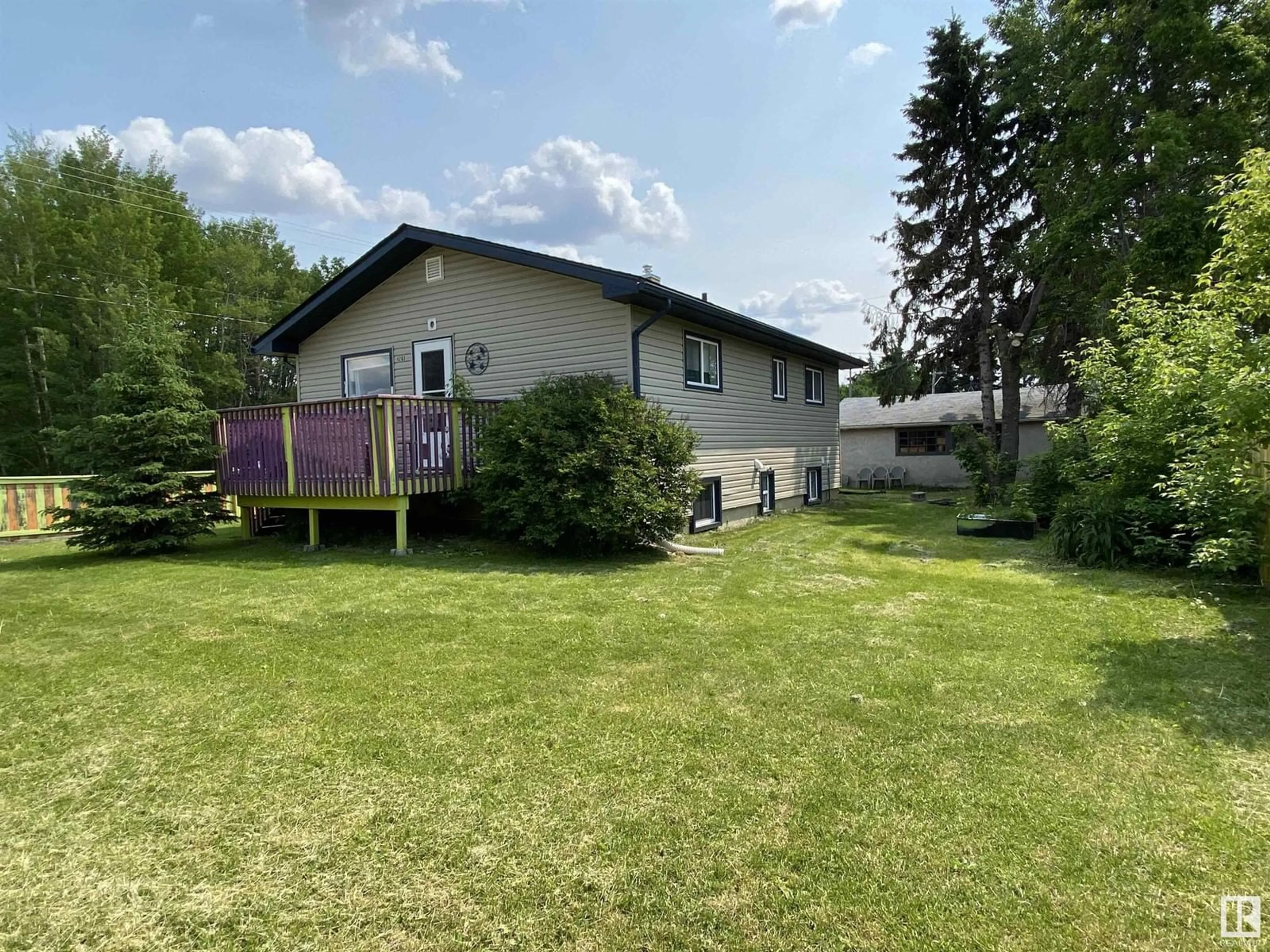 A pic from outside/outdoor area/front of a property/back of a property/a pic from drone, unknown for 5203 53 AV, Warburg Alberta T0C2T0