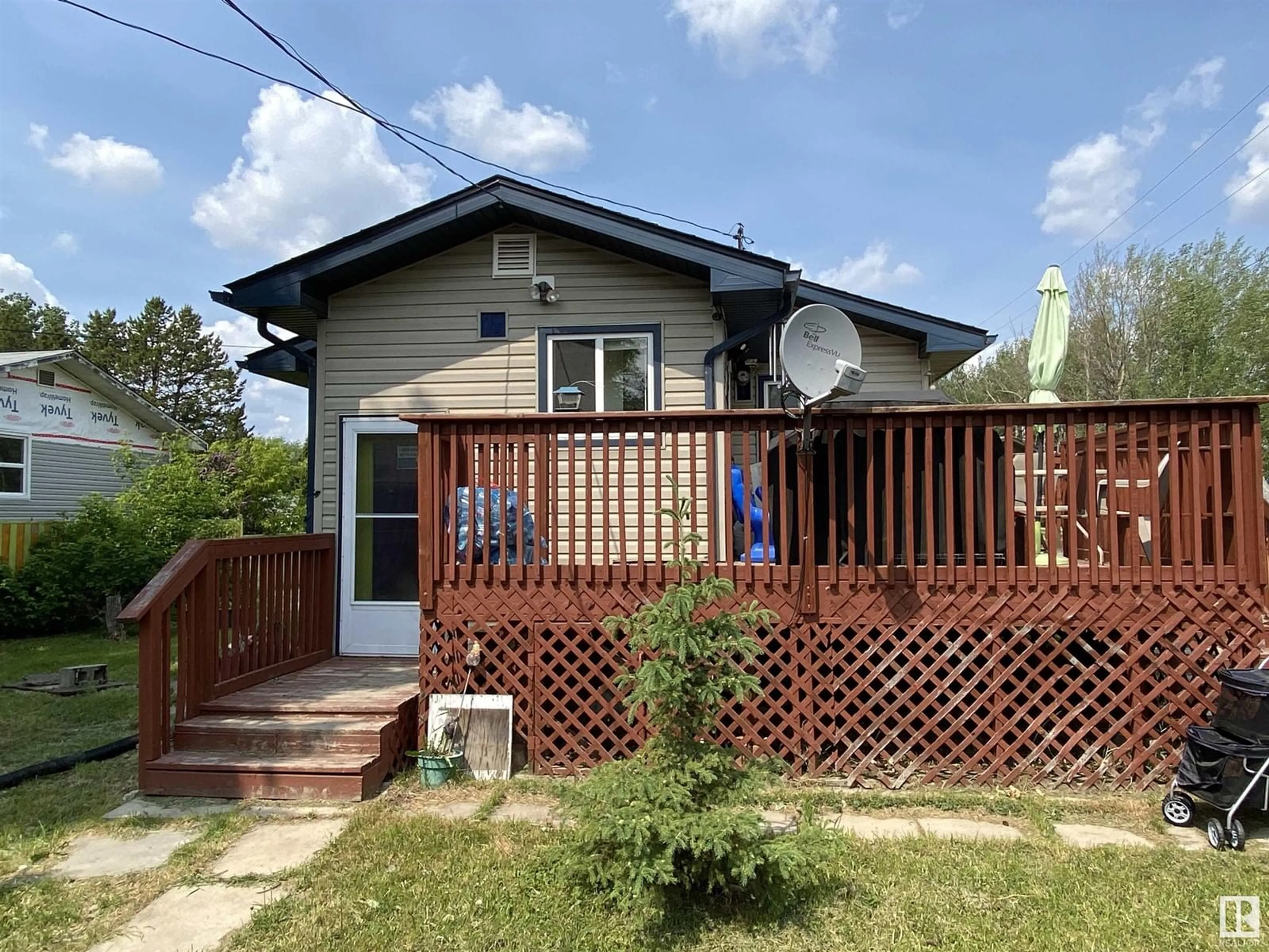 Home with vinyl exterior material, street for 5203 53 AV, Warburg Alberta T0C2T0