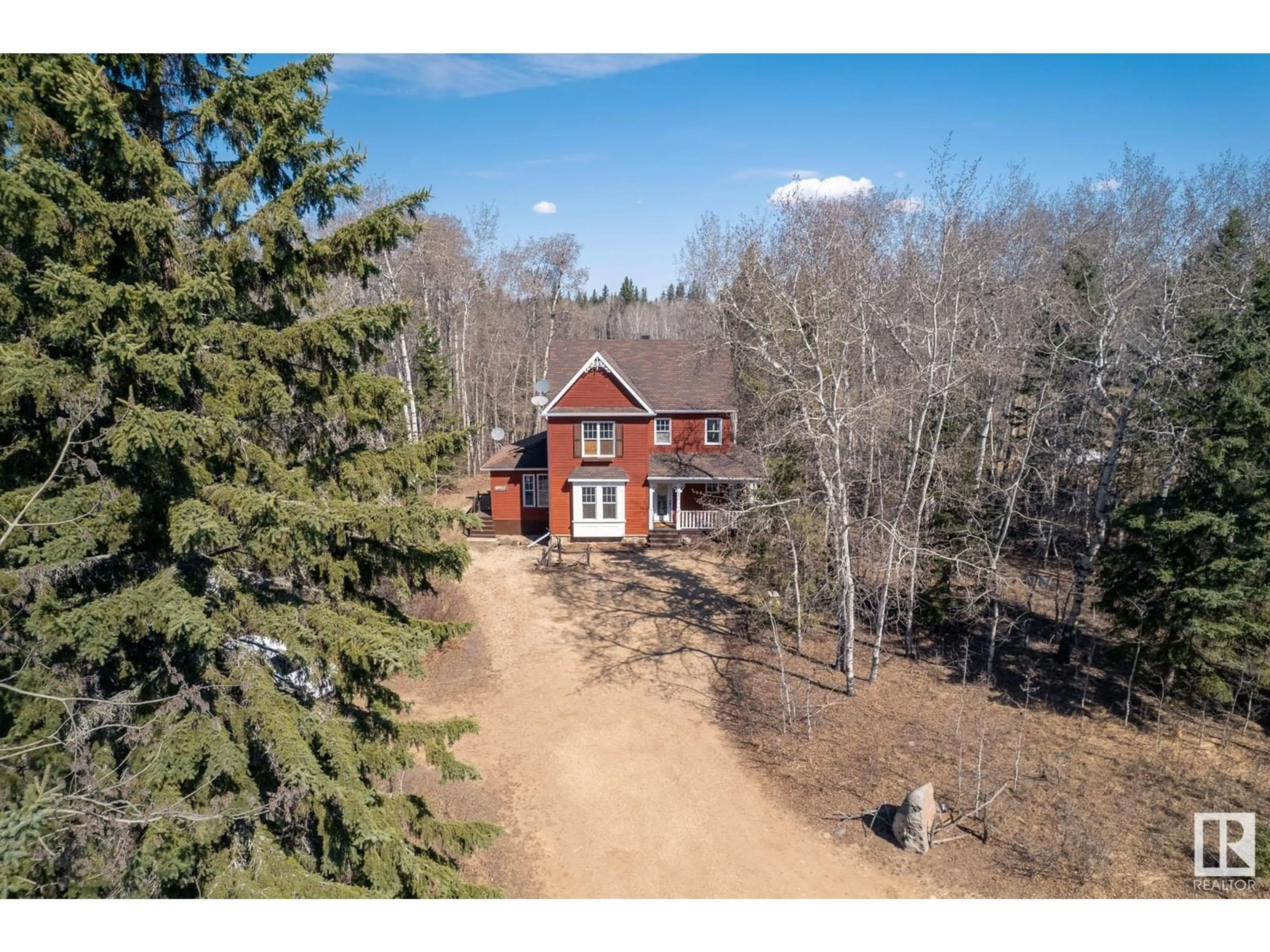 A pic from outside/outdoor area/front of a property/back of a property/a pic from drone, unknown for 59031 RGE RD 232, Rural Thorhild County Alberta T0A2W0