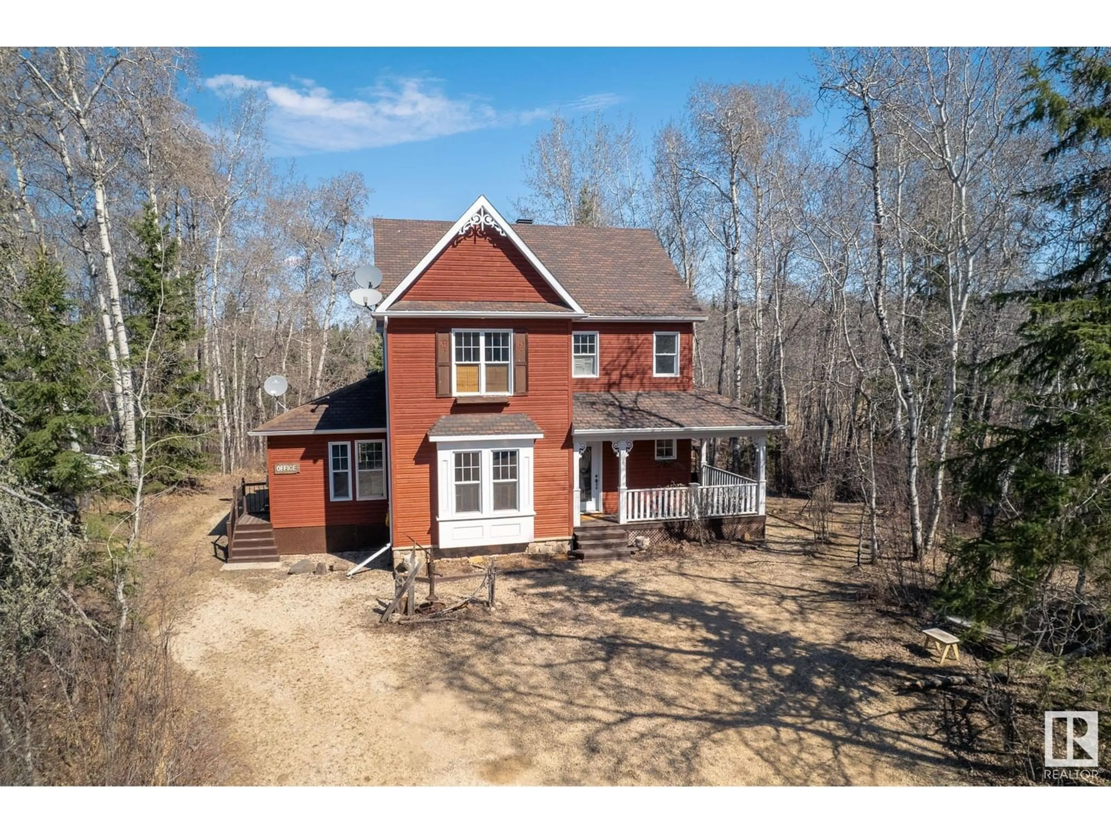 A pic from outside/outdoor area/front of a property/back of a property/a pic from drone, unknown for 59031 RGE RD 232, Rural Thorhild County Alberta T0A2W0