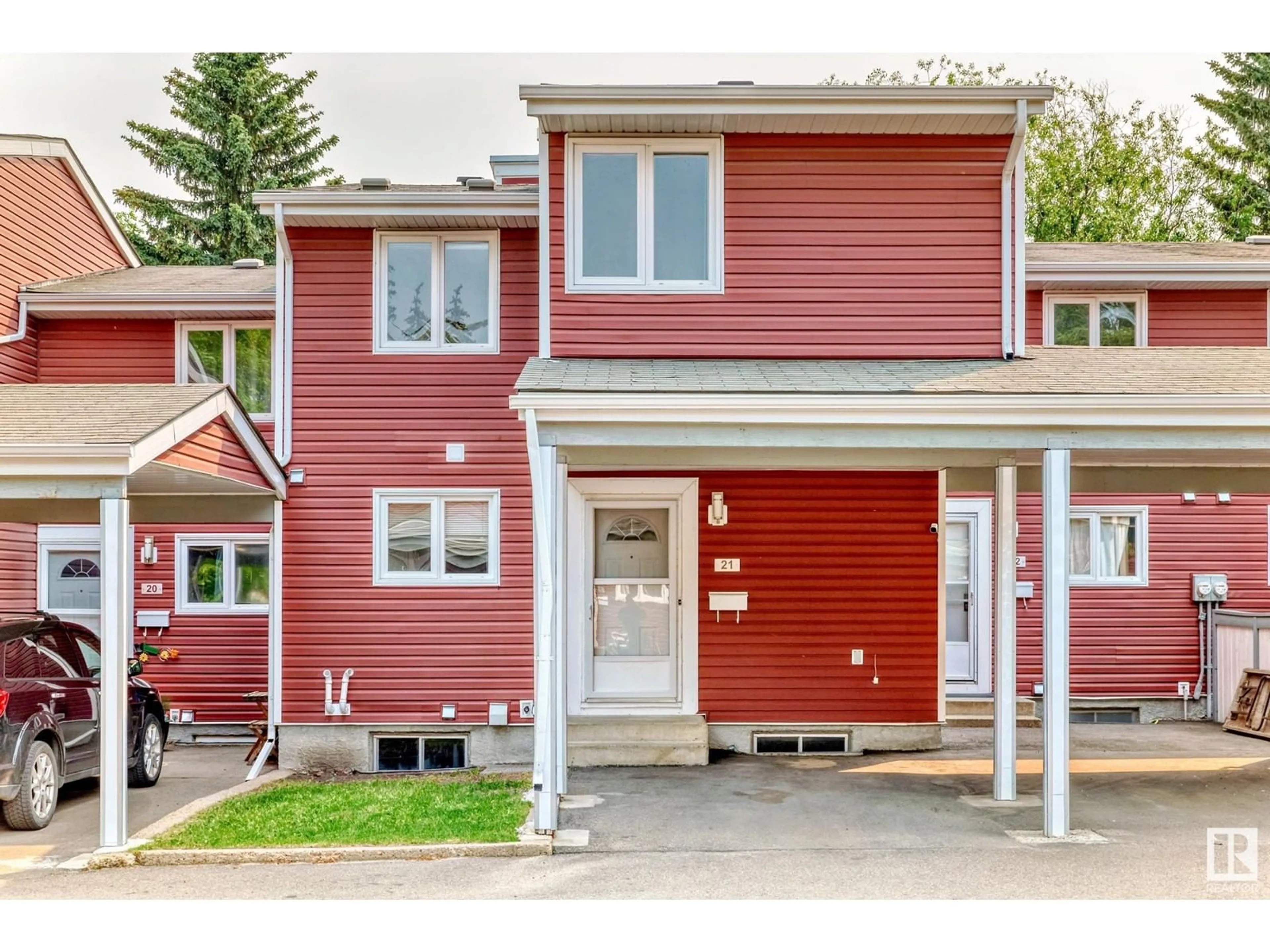 Home with vinyl exterior material, street for #21 - 1904 48 ST, Edmonton Alberta T6L5H3