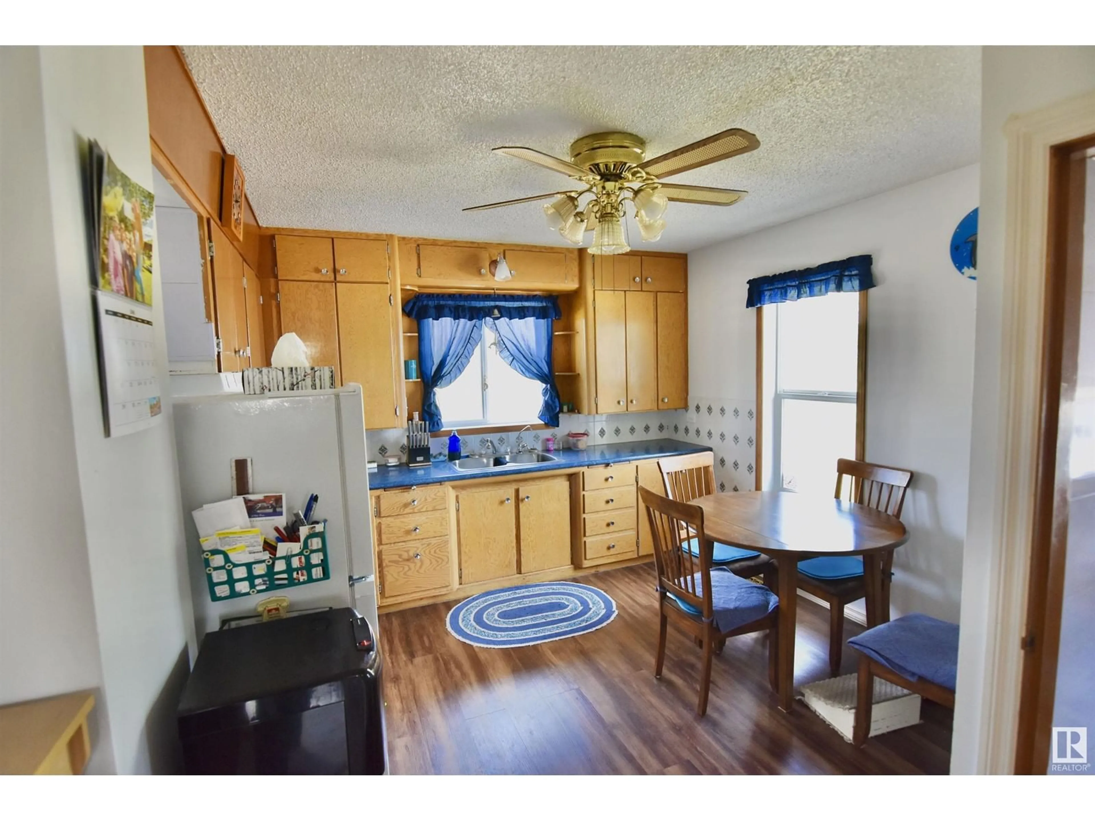 Standard kitchen, wood/laminate floor for 114076 TWP RD 554, Rural Two Hills County Alberta T0A4K0