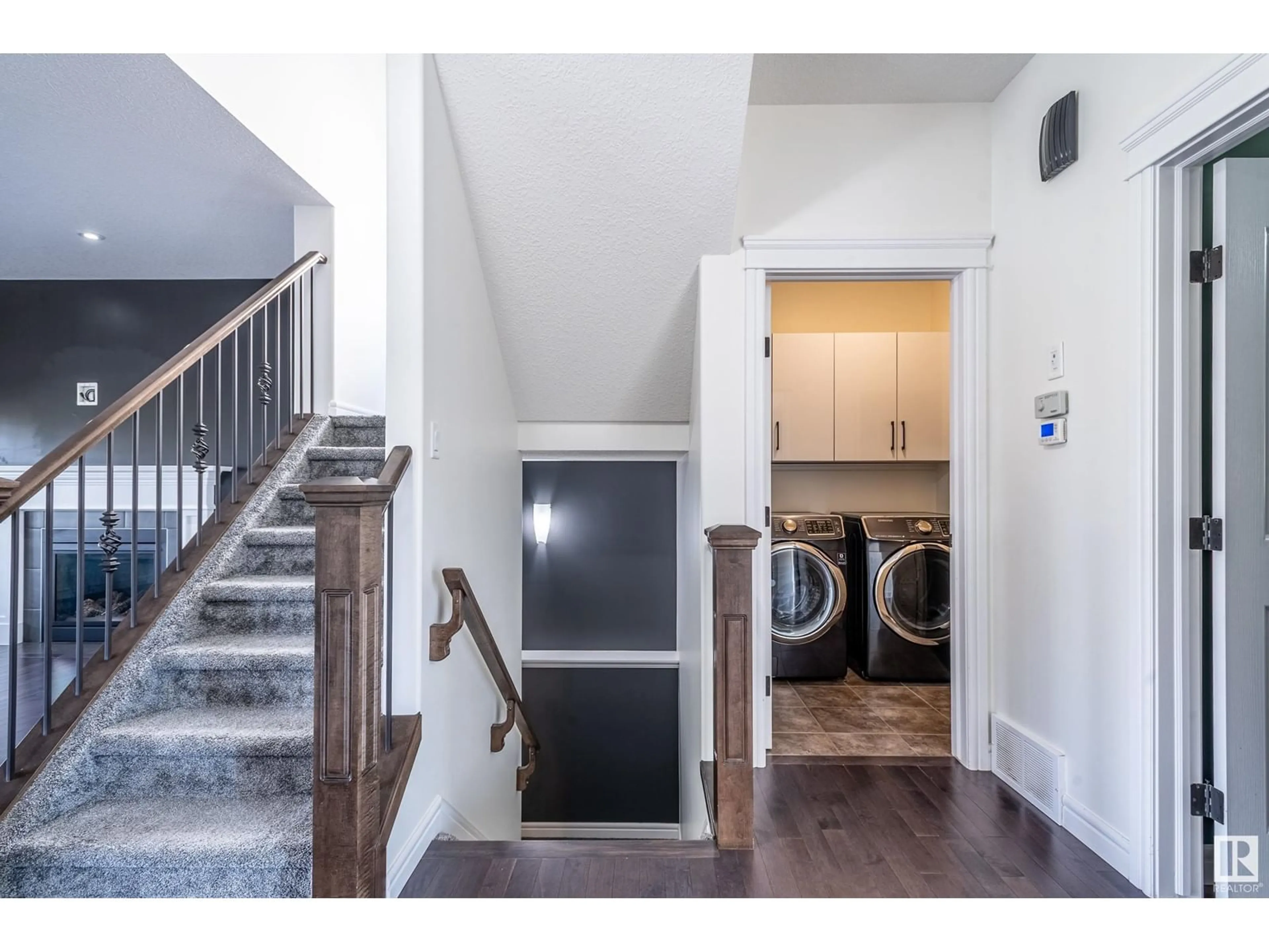 Indoor entryway for 17056 43 ST, Edmonton Alberta T5Y0Z3