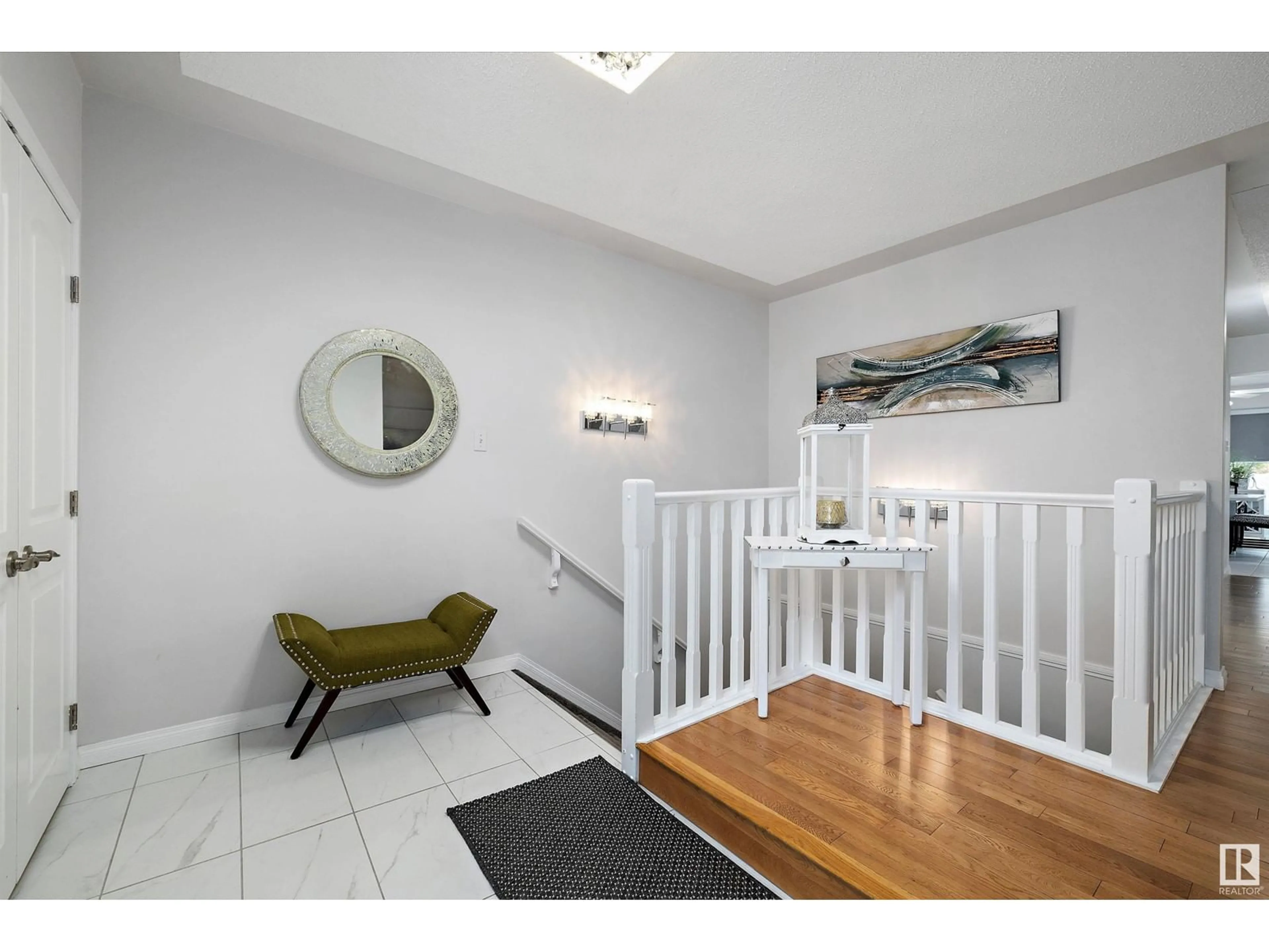 Indoor entryway for 34 WESTPARK CO, Fort Saskatchewan Alberta T8L3W9