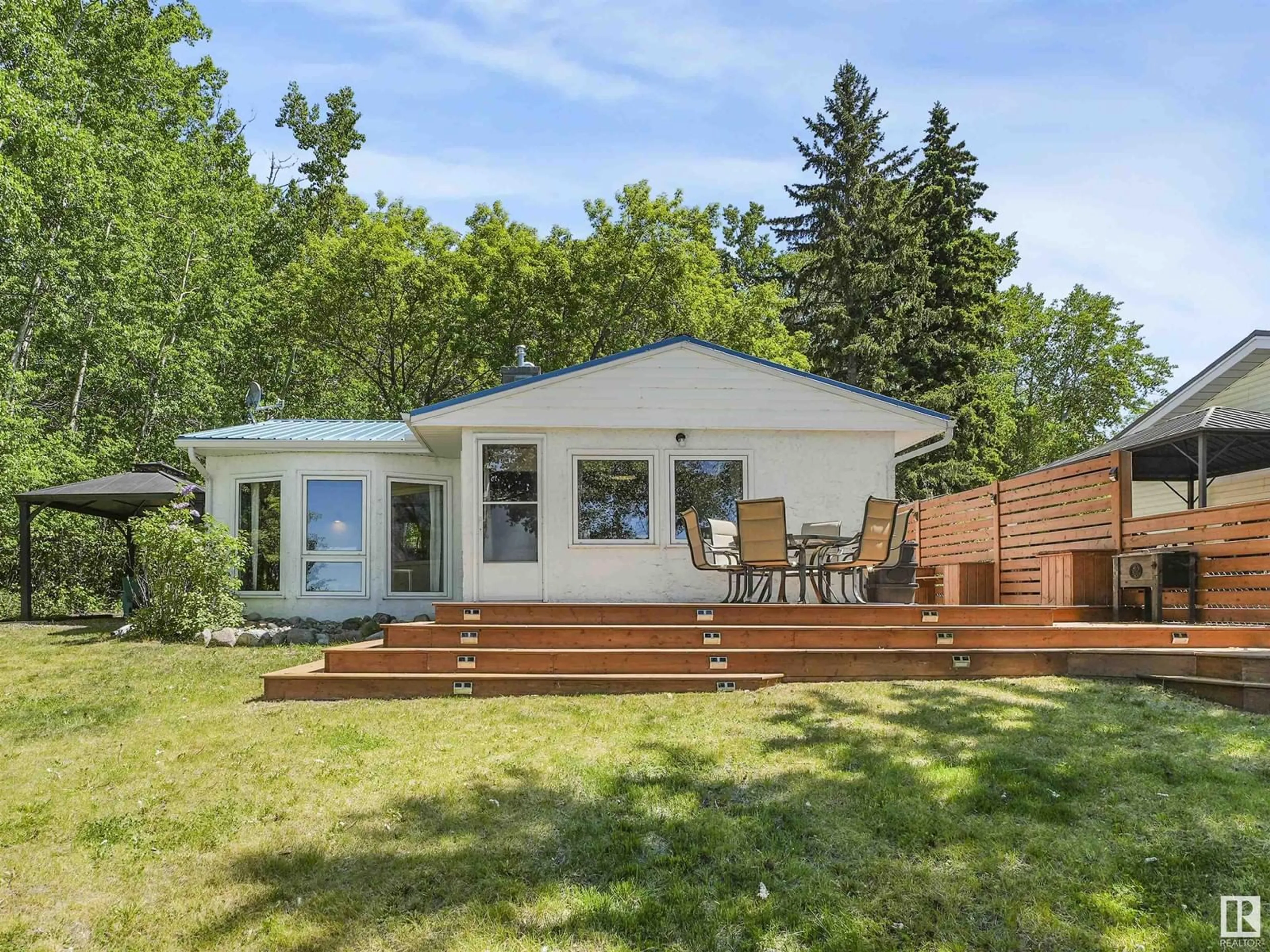 Home with vinyl exterior material, unknown for 13 CONIFER CR, Rural Lac Ste. Anne County Alberta T0E1H0