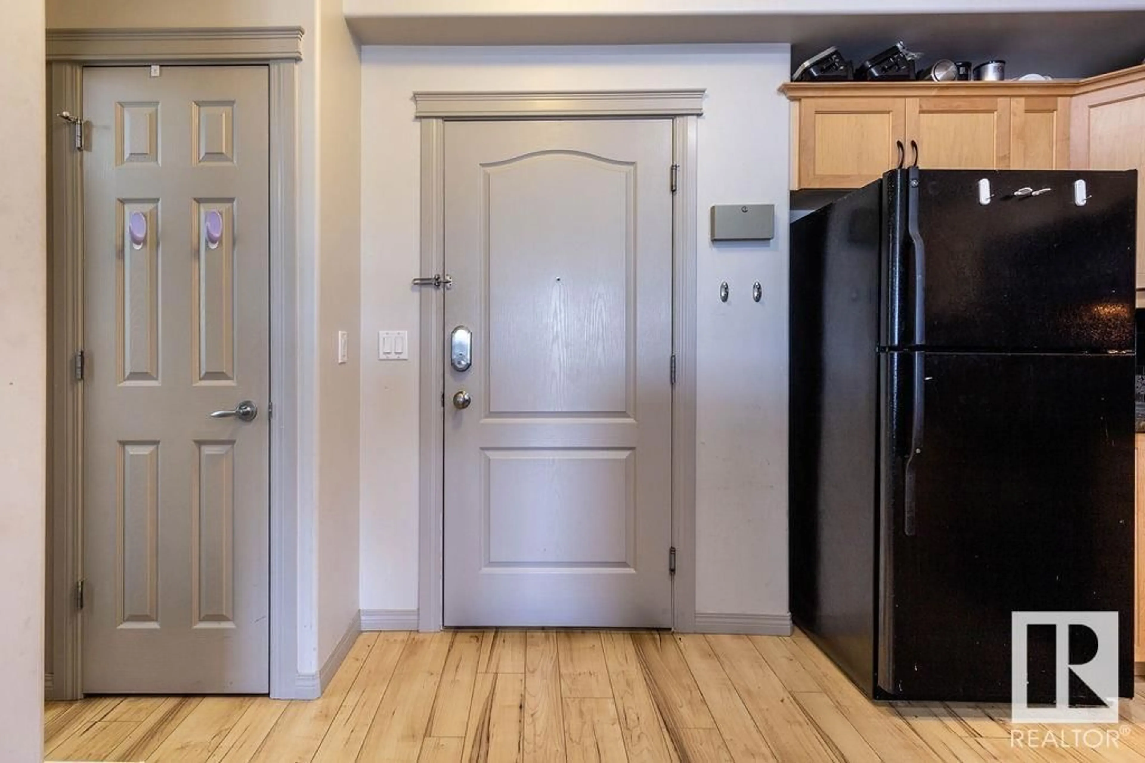 Indoor entryway for 45 - 322 INGLEWOOD DR, St. Albert Alberta T8N0B6