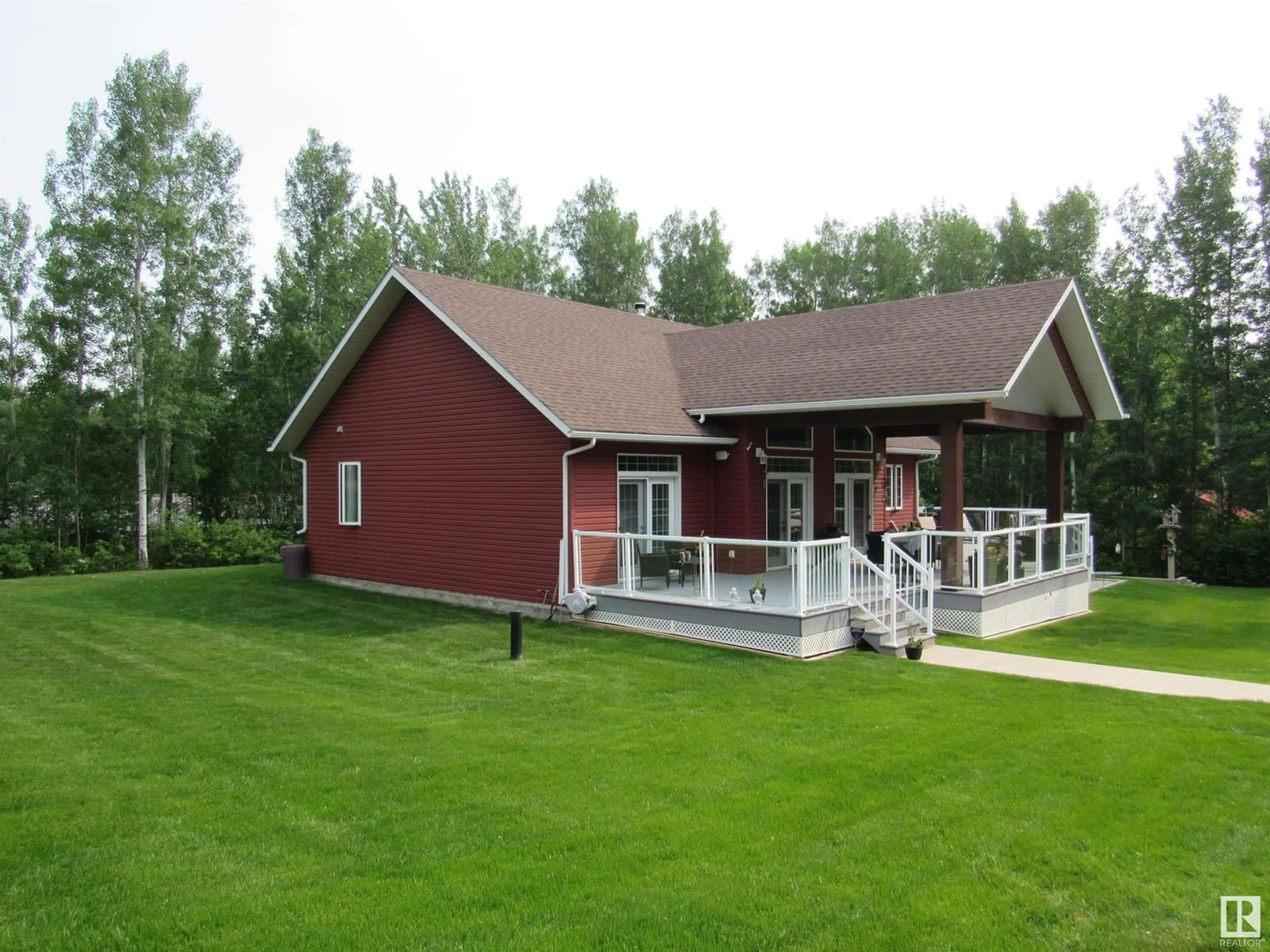 Home with vinyl exterior material, unknown for 6 HORSESHOE CRESCENT, Rural Lac Ste. Anne County Alberta T0E1A0