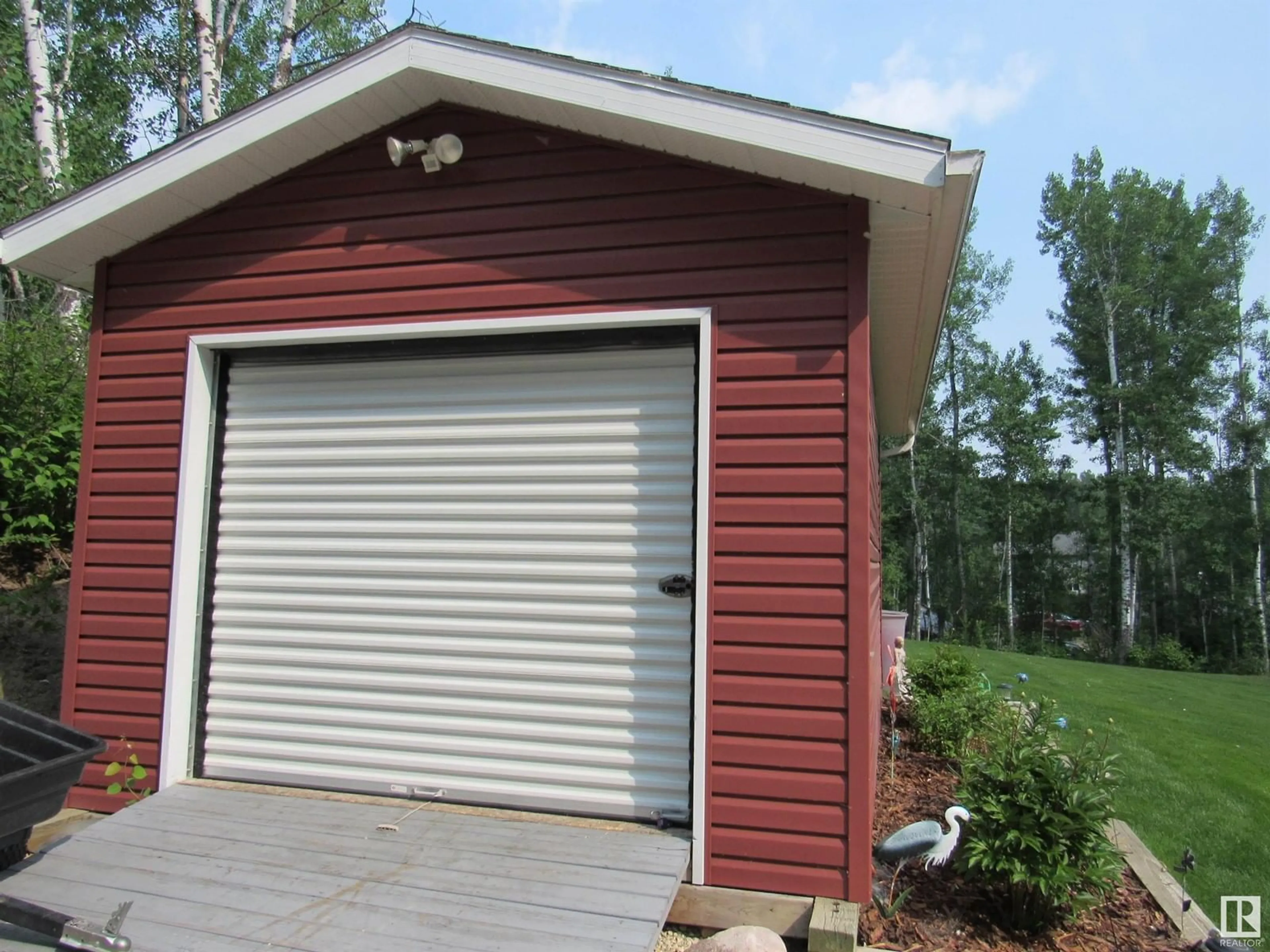 Indoor garage for 6 HORSESHOE CRESCENT, Rural Lac Ste. Anne County Alberta T0E1A0