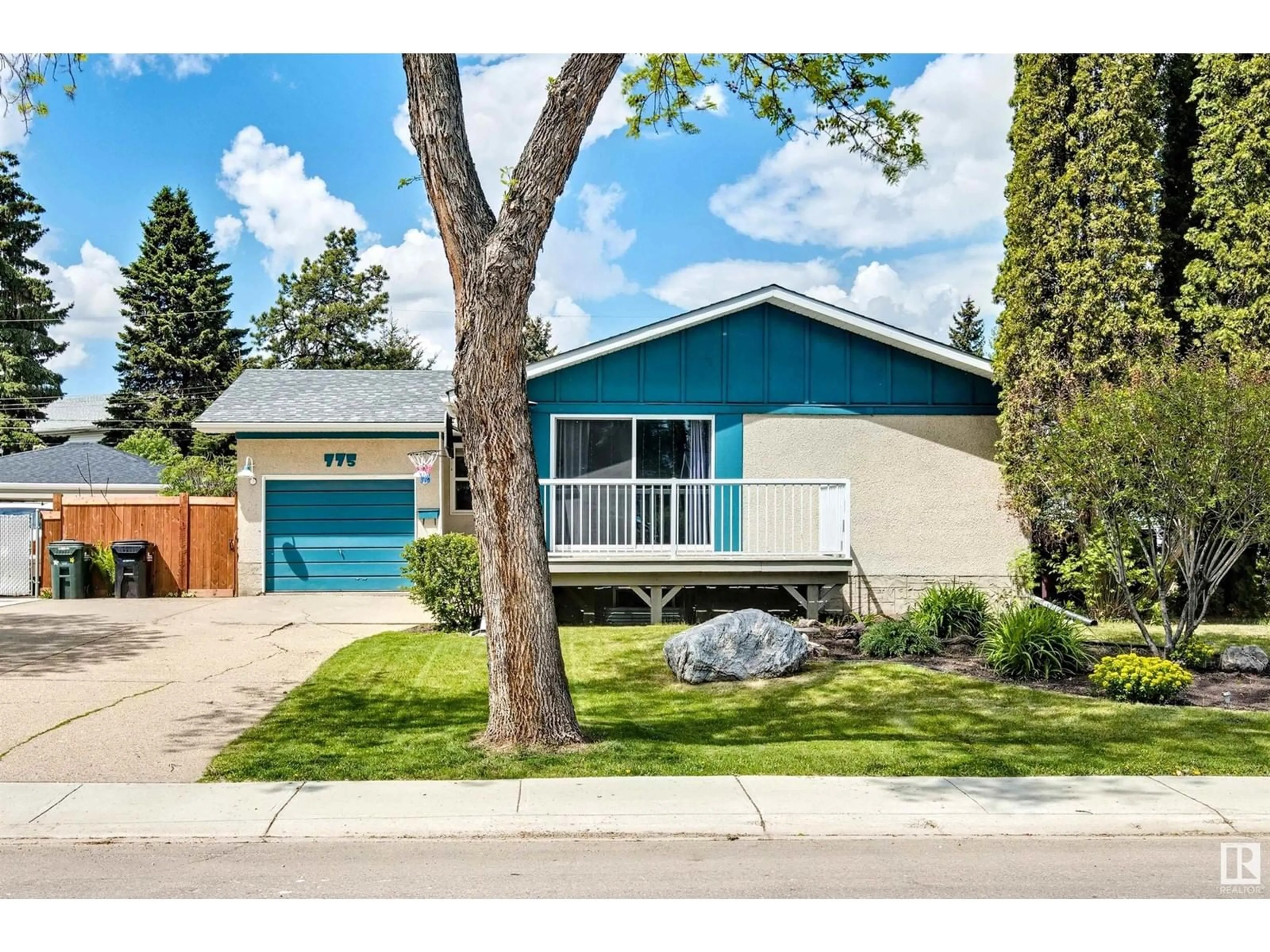 Home with vinyl exterior material, street for 775 ALDER AV, Sherwood Park Alberta T9A1V1