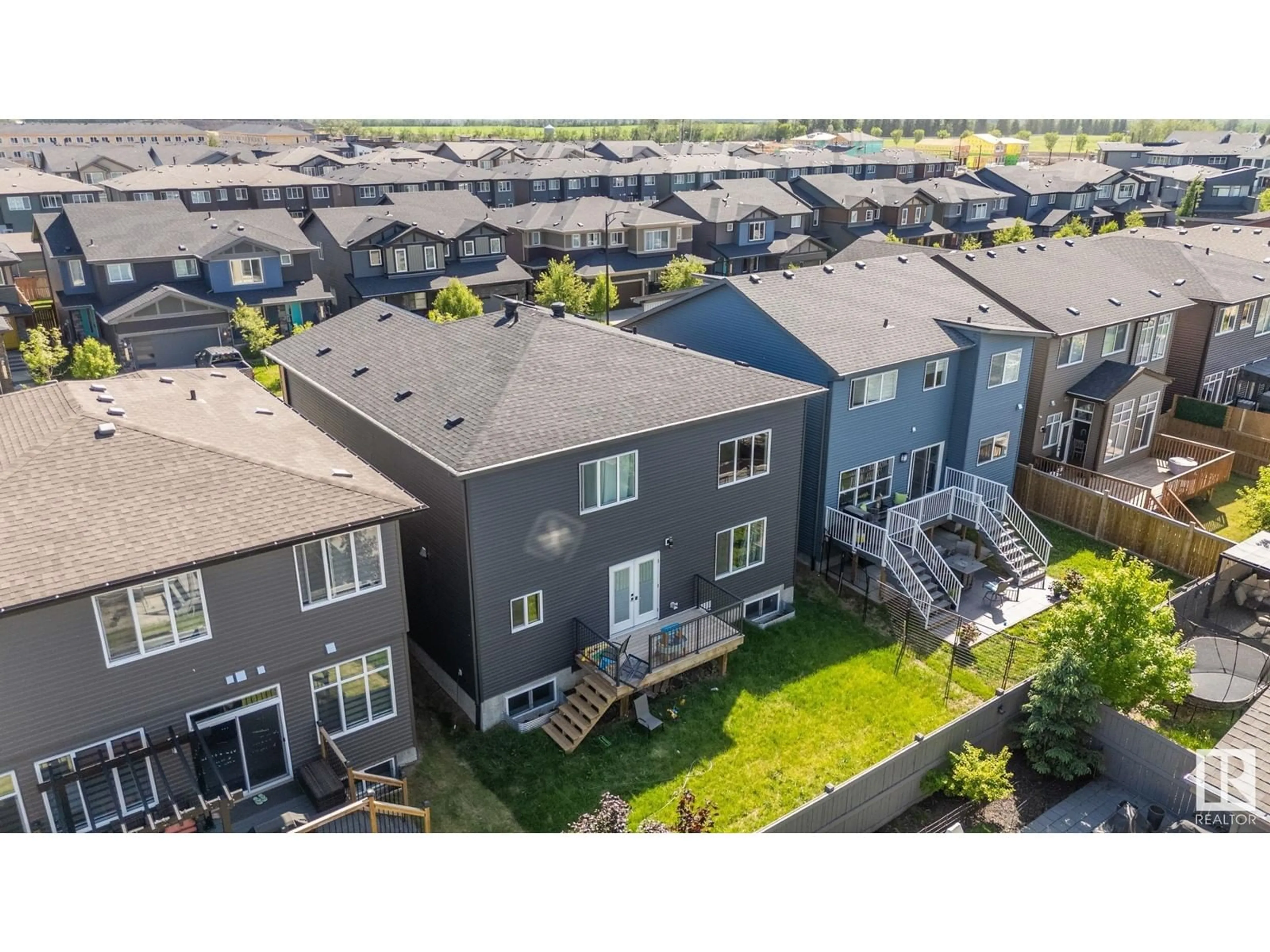 A pic from outside/outdoor area/front of a property/back of a property/a pic from drone, unknown for SW - 6474 KING WD, Edmonton Alberta T6W1A5