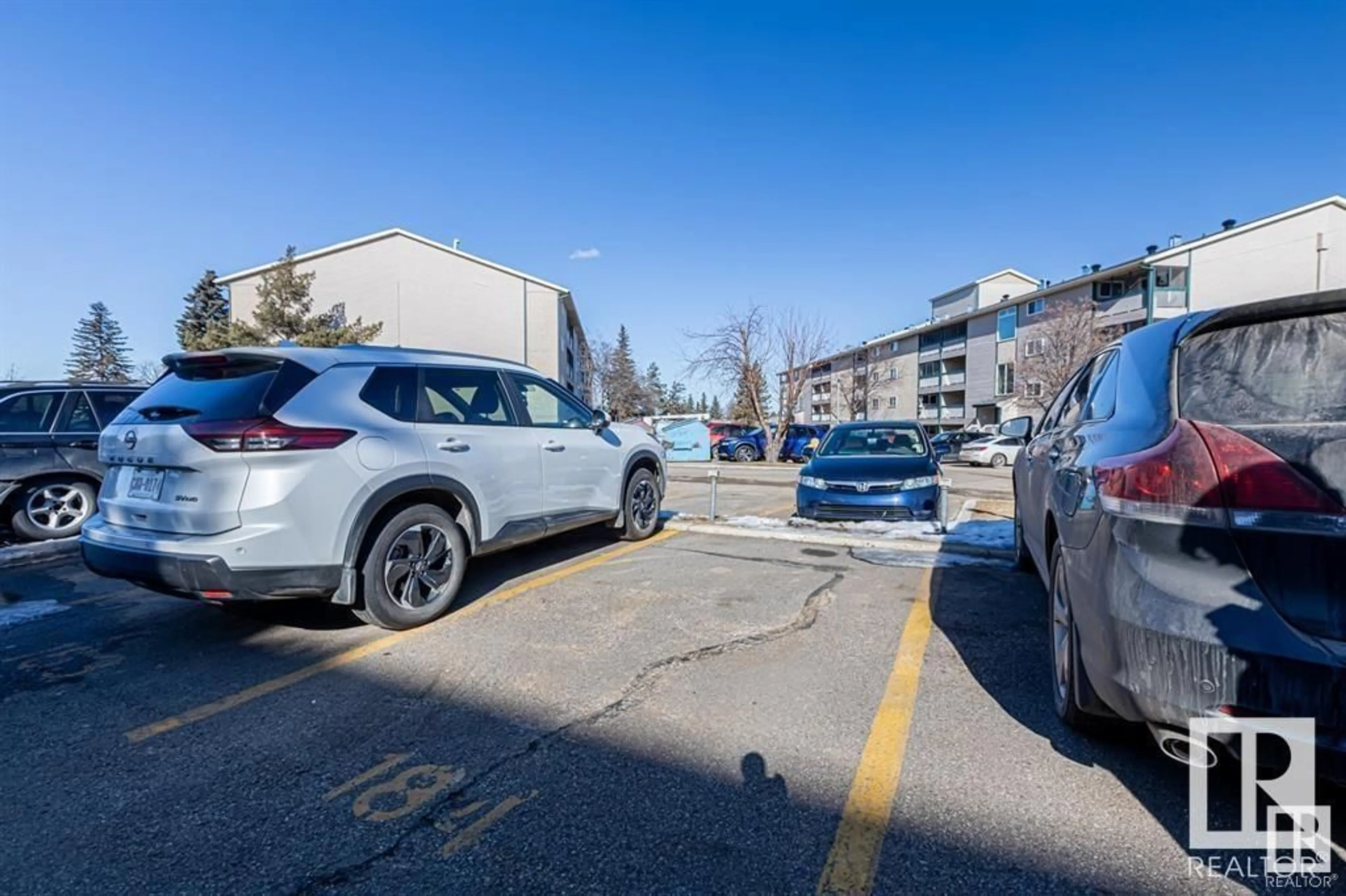 Parking for 311 - 1620 48 ST, Edmonton Alberta T6L5B1
