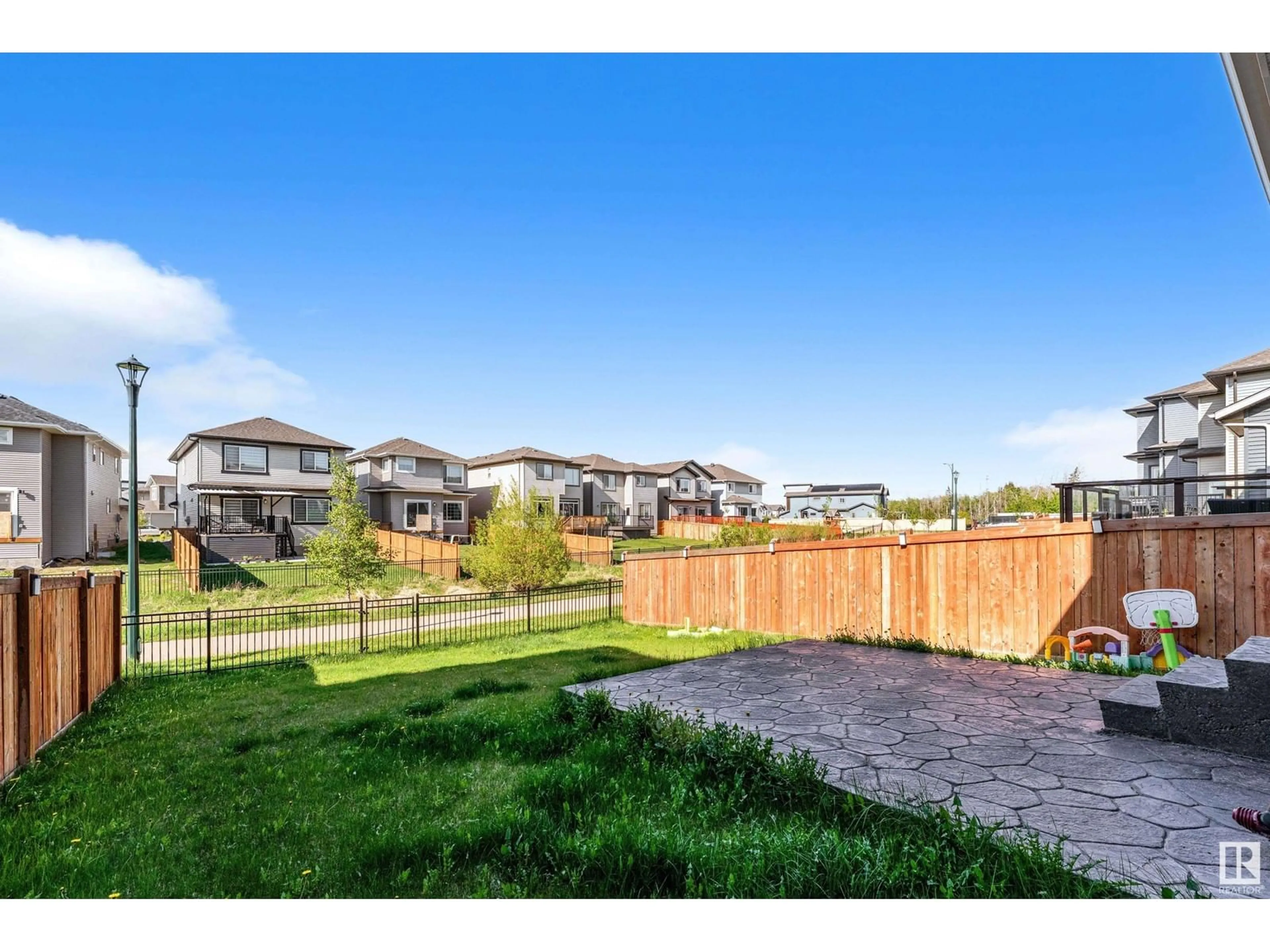 A pic from outside/outdoor area/front of a property/back of a property/a pic from drone, unknown for 3323 8 ST, Edmonton Alberta T6T1A4