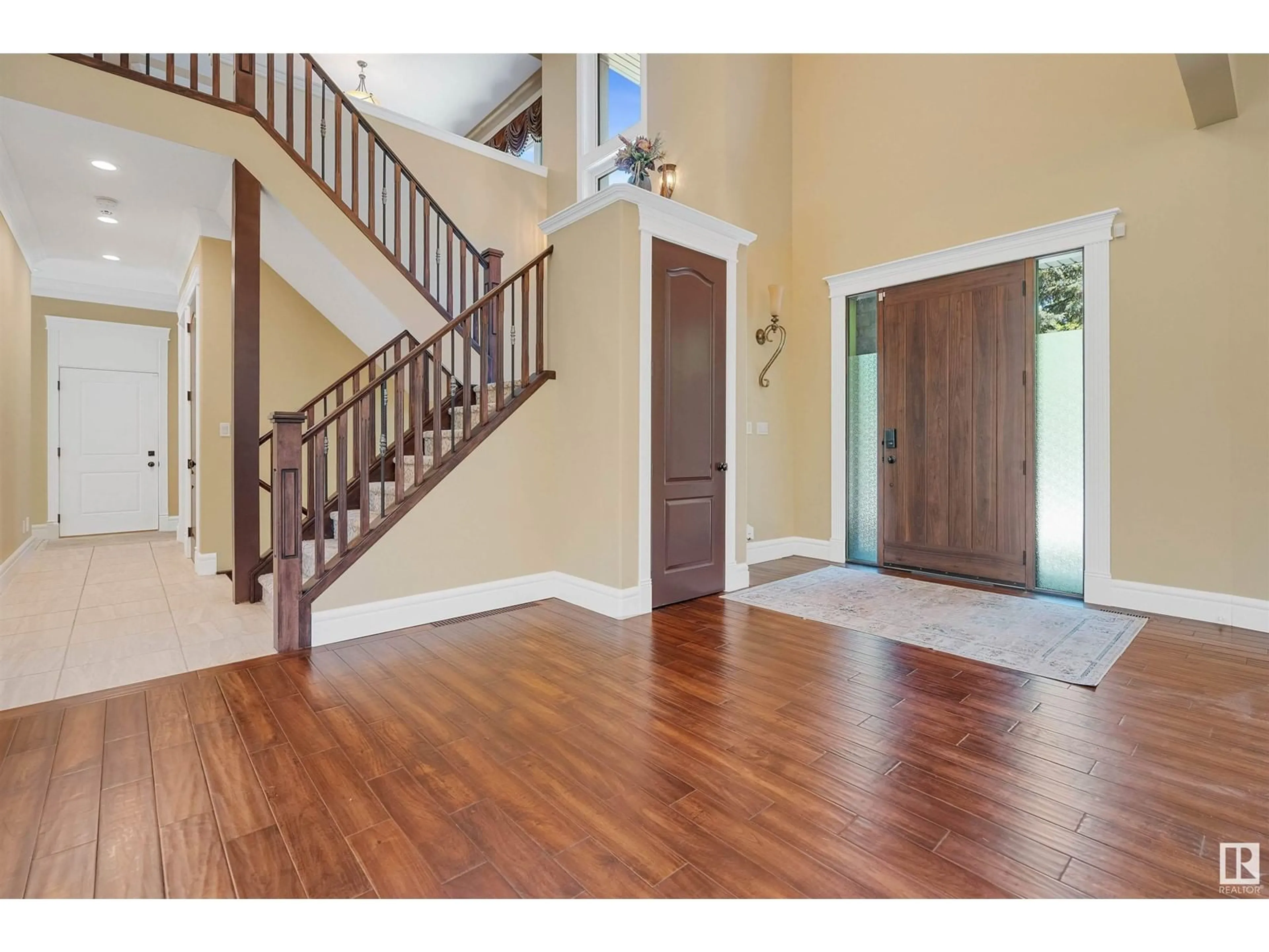 Indoor entryway for 116 WINDERMERE CR, Edmonton Alberta T6W0S3