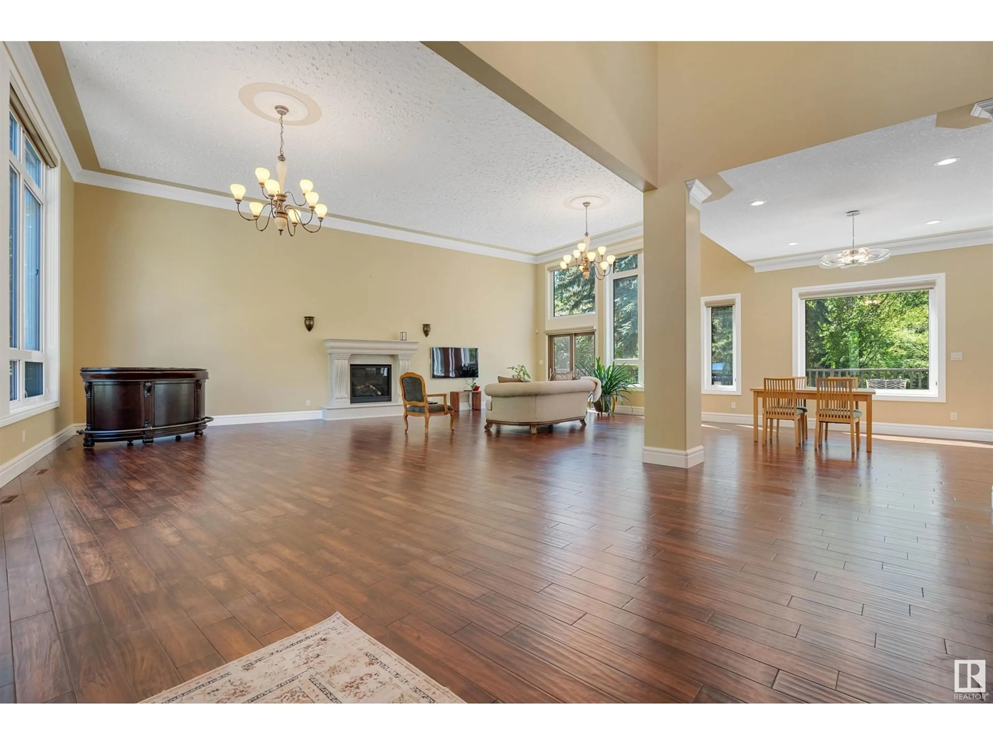Indoor foyer for 116 WINDERMERE CR, Edmonton Alberta T6W0S3