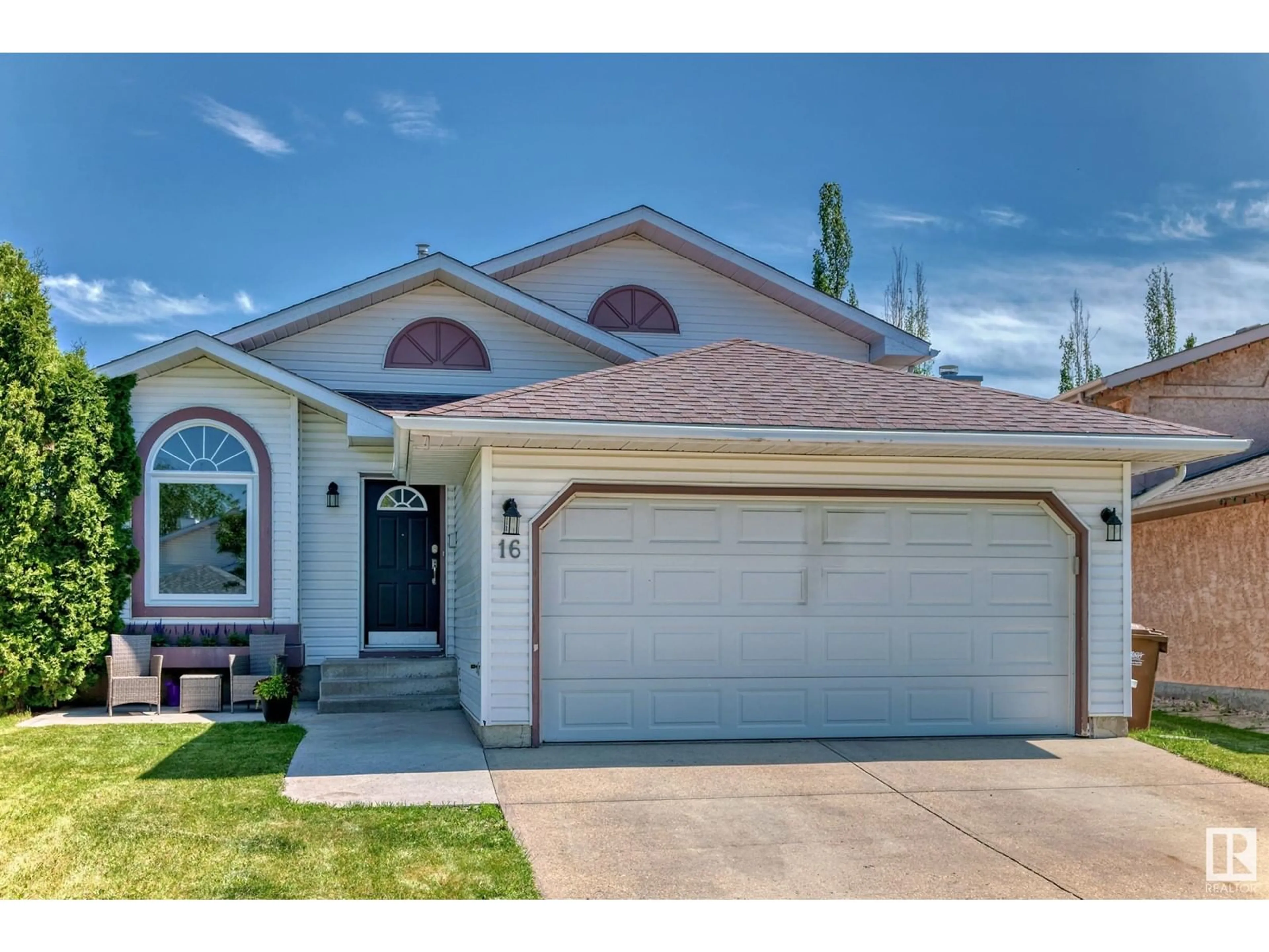 Home with vinyl exterior material, street for 16 DESMARAIS CR, St. Albert Alberta T8N5X7