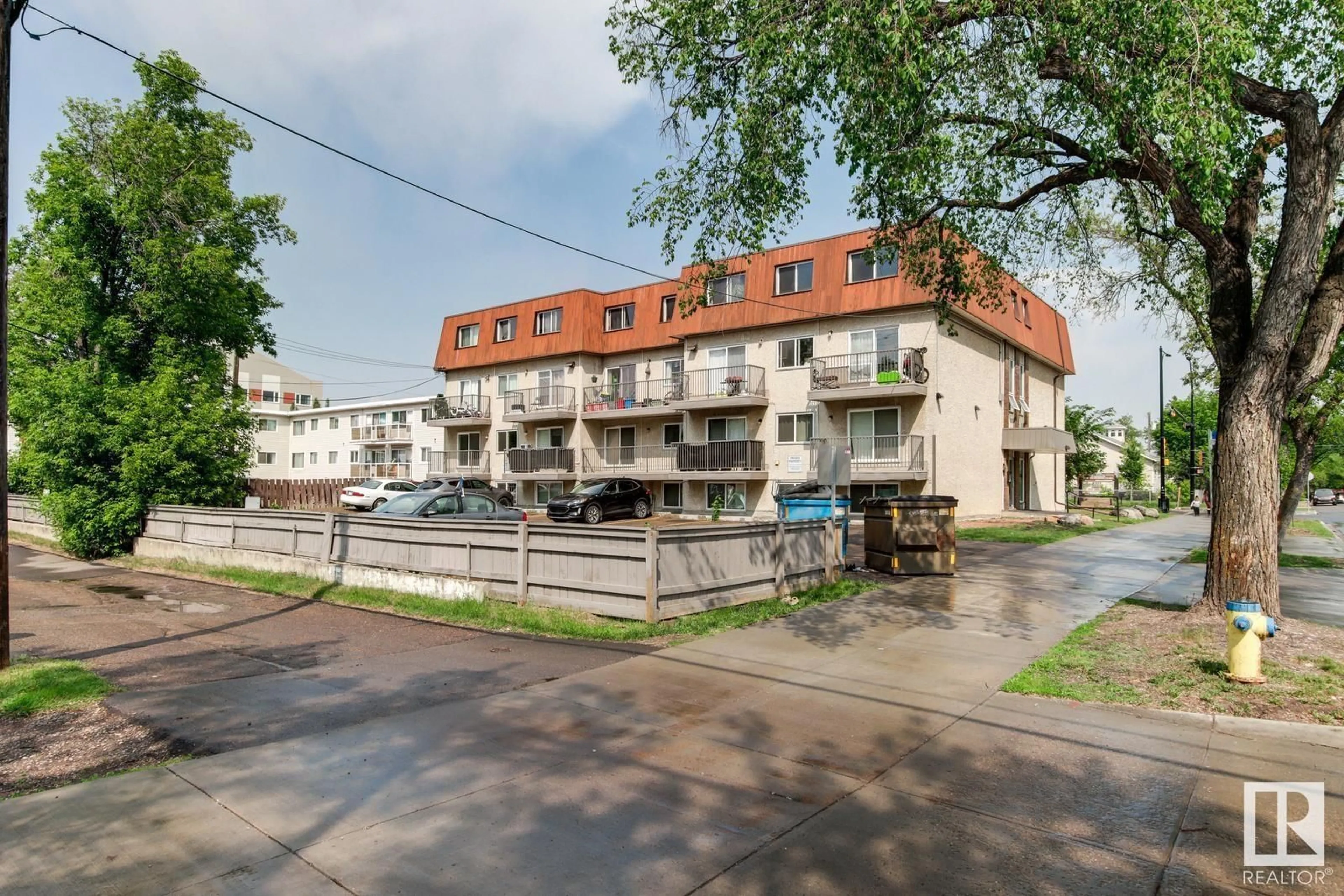 Patio, street for #102 - 12404 114 AV, Edmonton Alberta T5M3M8