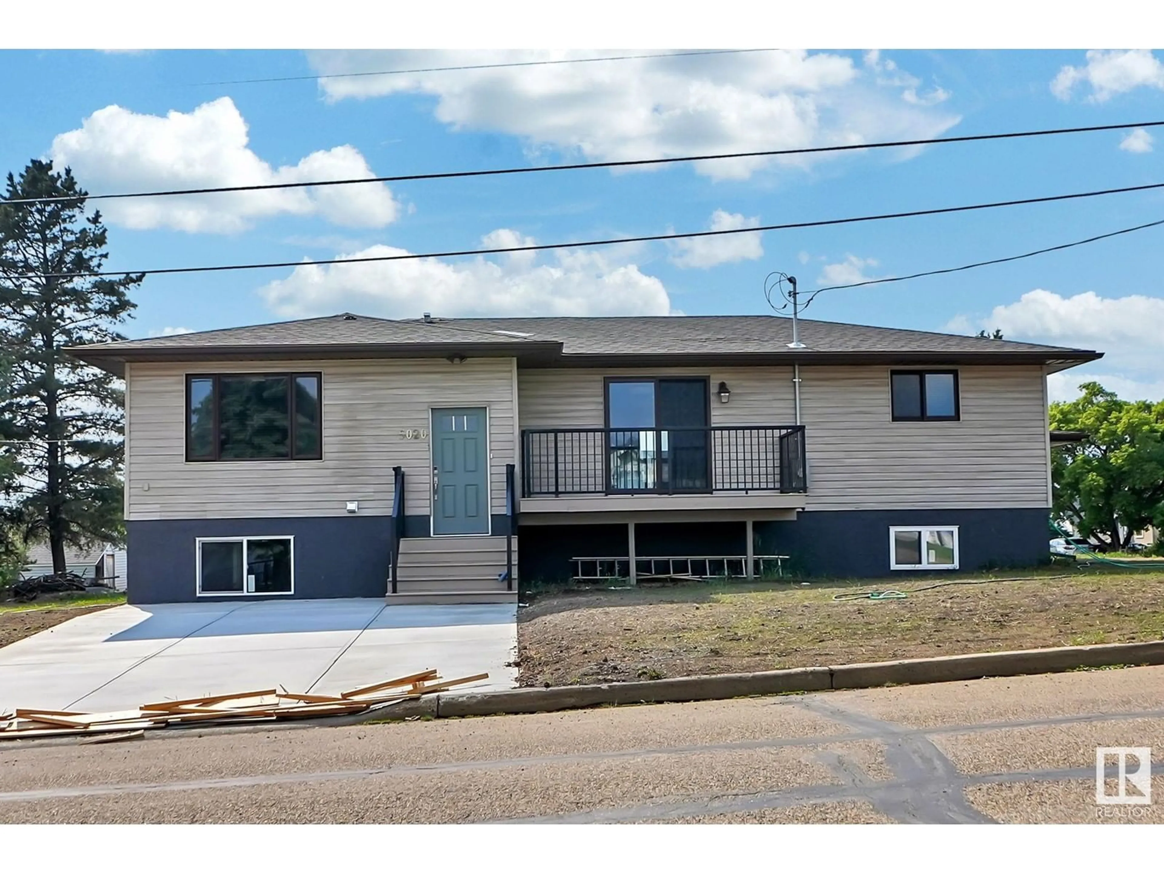 Home with vinyl exterior material, street for 4907 51 AV, Bon Accord Alberta T0A0K0