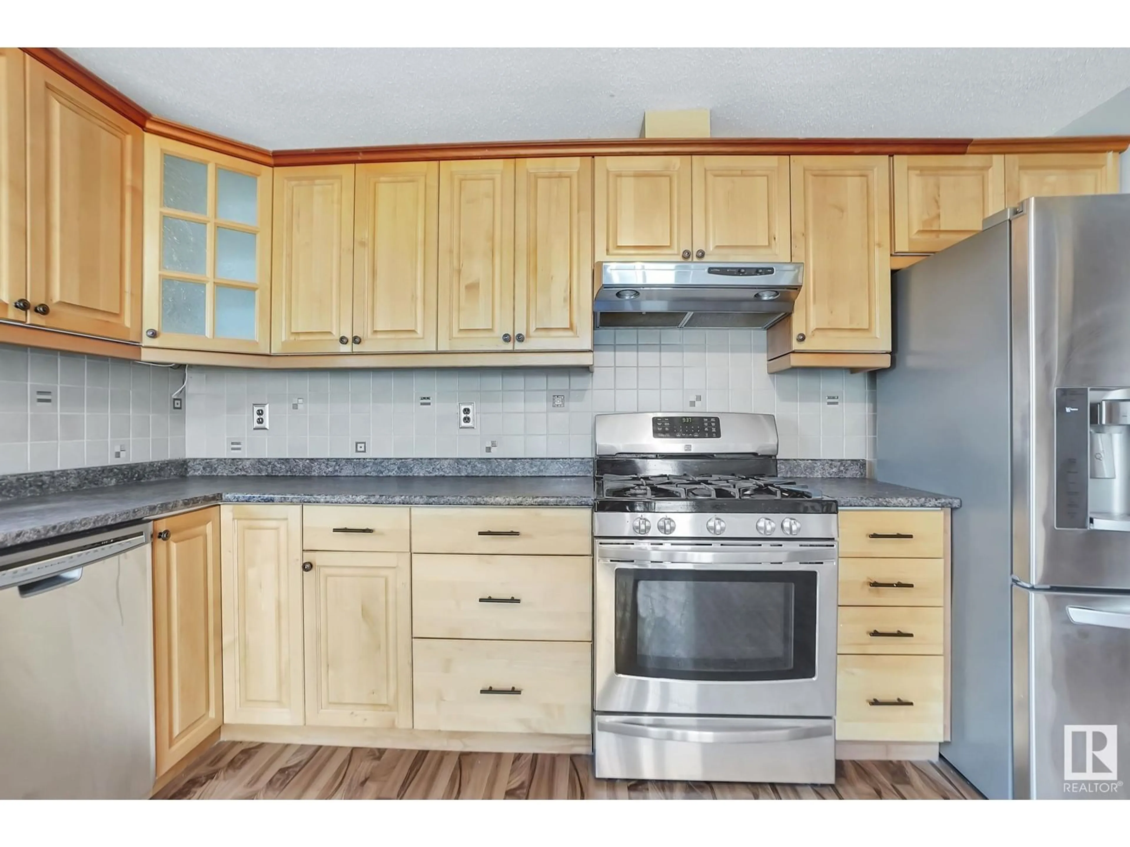 Standard kitchen, wood/laminate floor for 4907 51 AV, Bon Accord Alberta T0A0K0