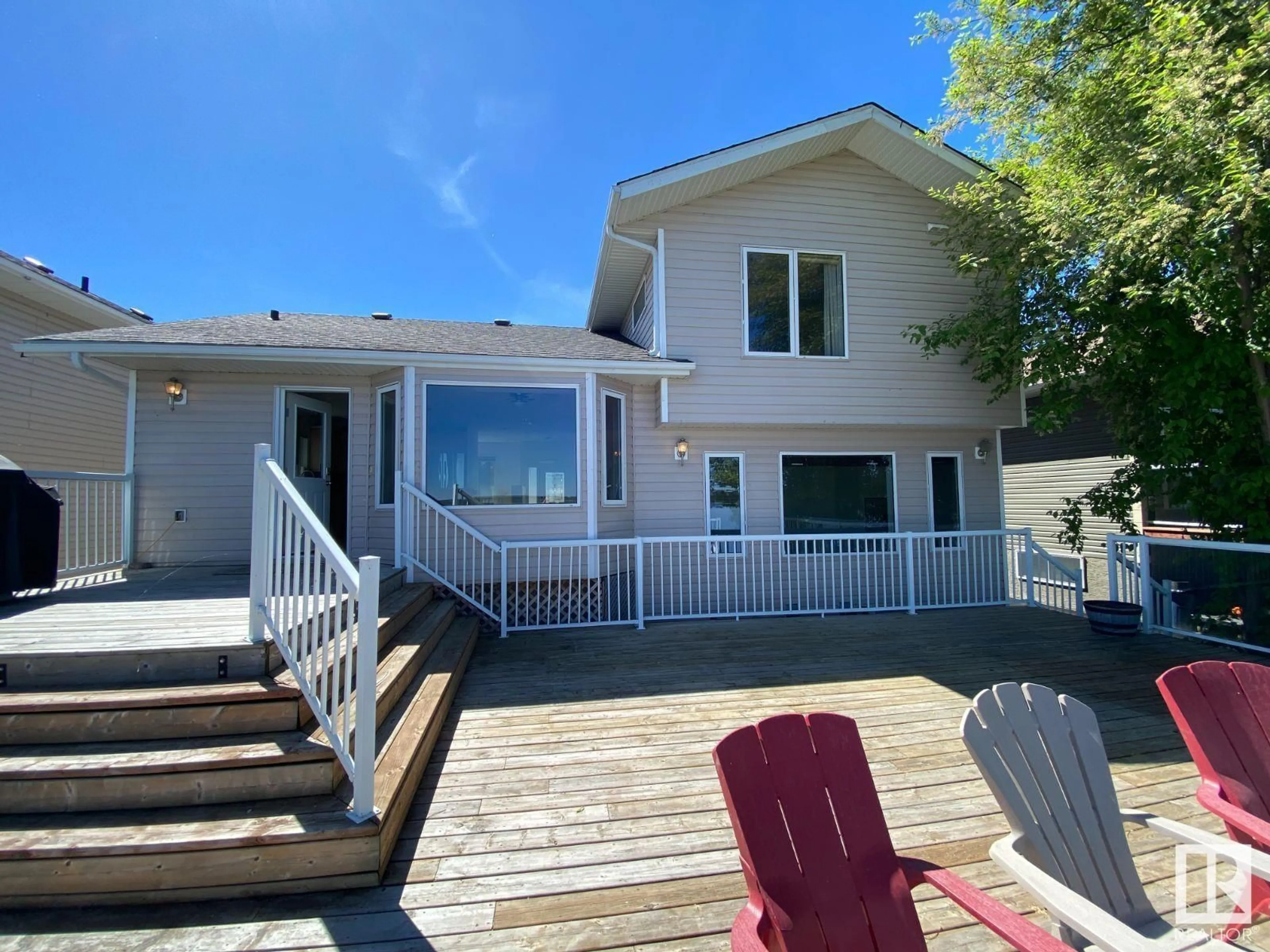 Home with vinyl exterior material, water/lake/river/ocean view for 46302 - 36 TOWNSHIP RD 611, Rural Bonnyville M.D. Alberta T0A1H0