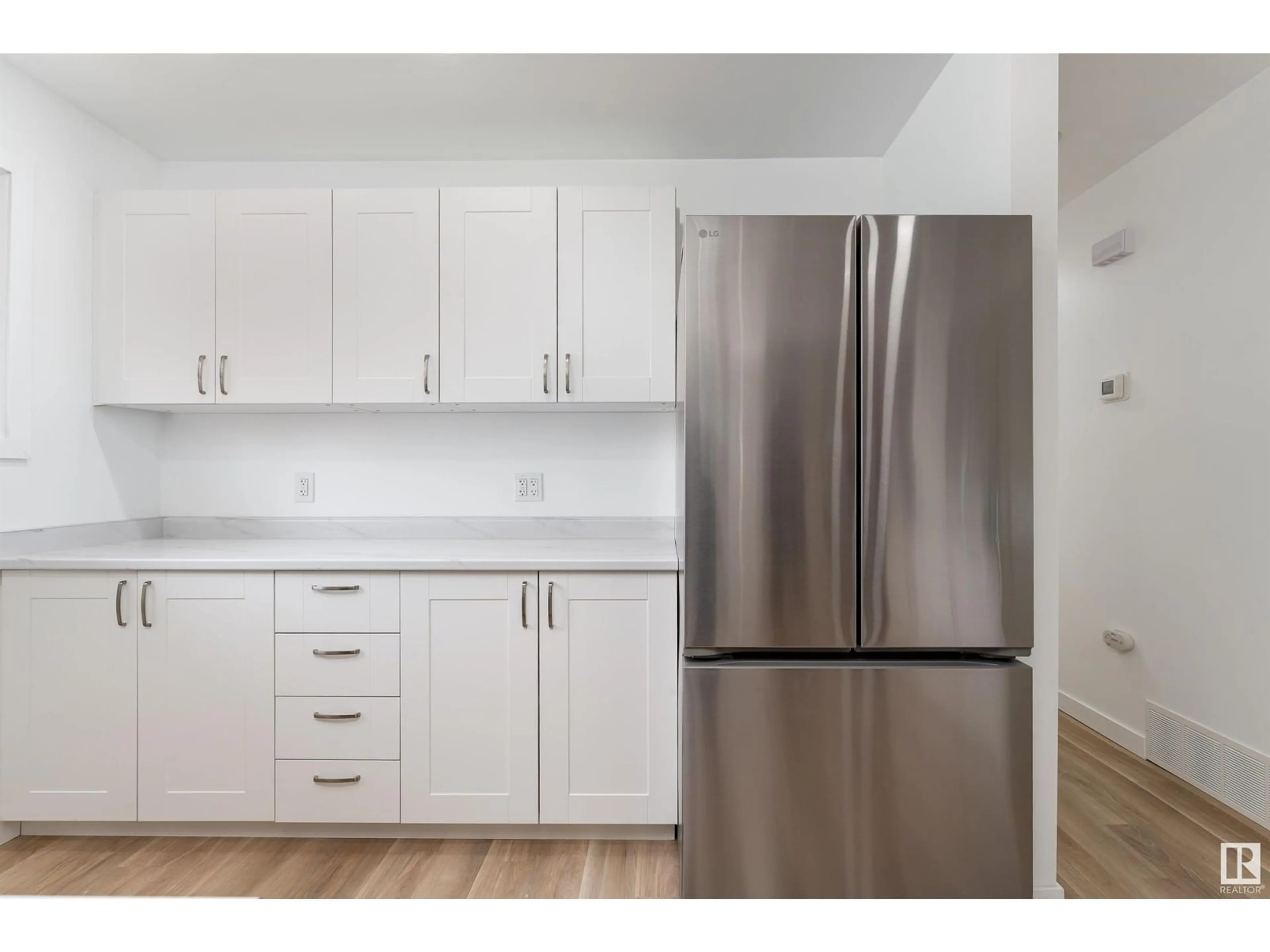 Standard kitchen, wood/laminate floor for 15305 110A AV, Edmonton Alberta T5P1H4