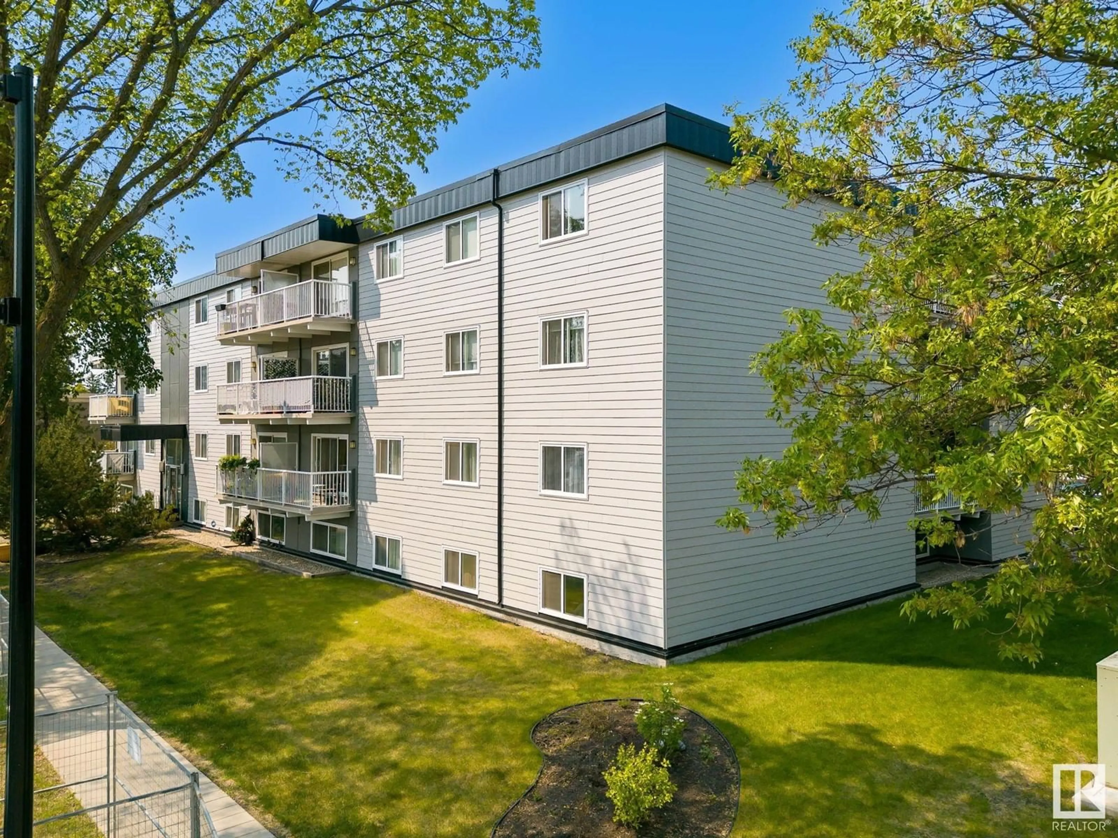 A pic from outside/outdoor area/front of a property/back of a property/a pic from drone, unknown for #208 - 10434 125 ST, Edmonton Alberta T5N4A2