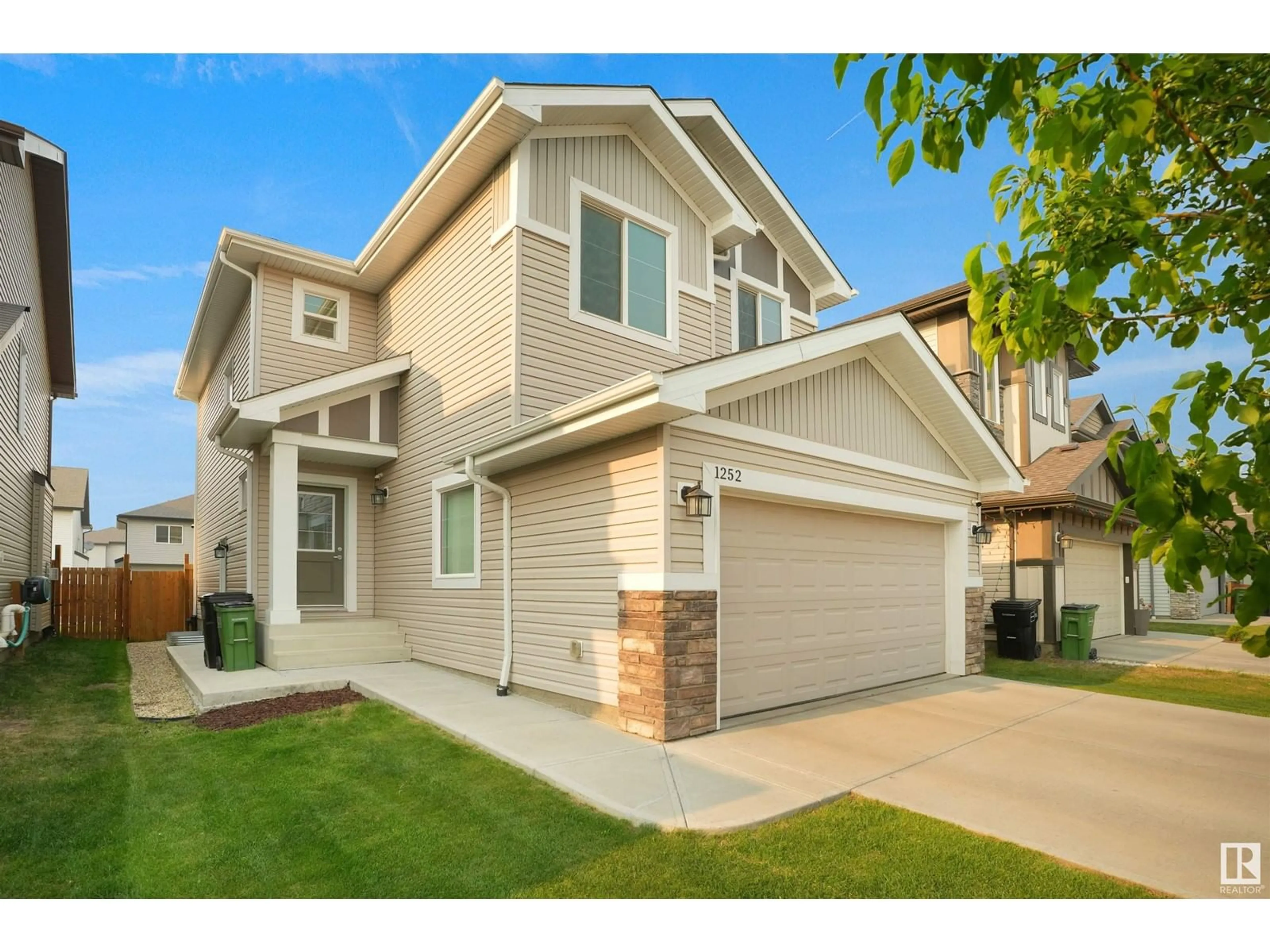 Unknown for 1252 25 AV, Edmonton Alberta T6T2E5