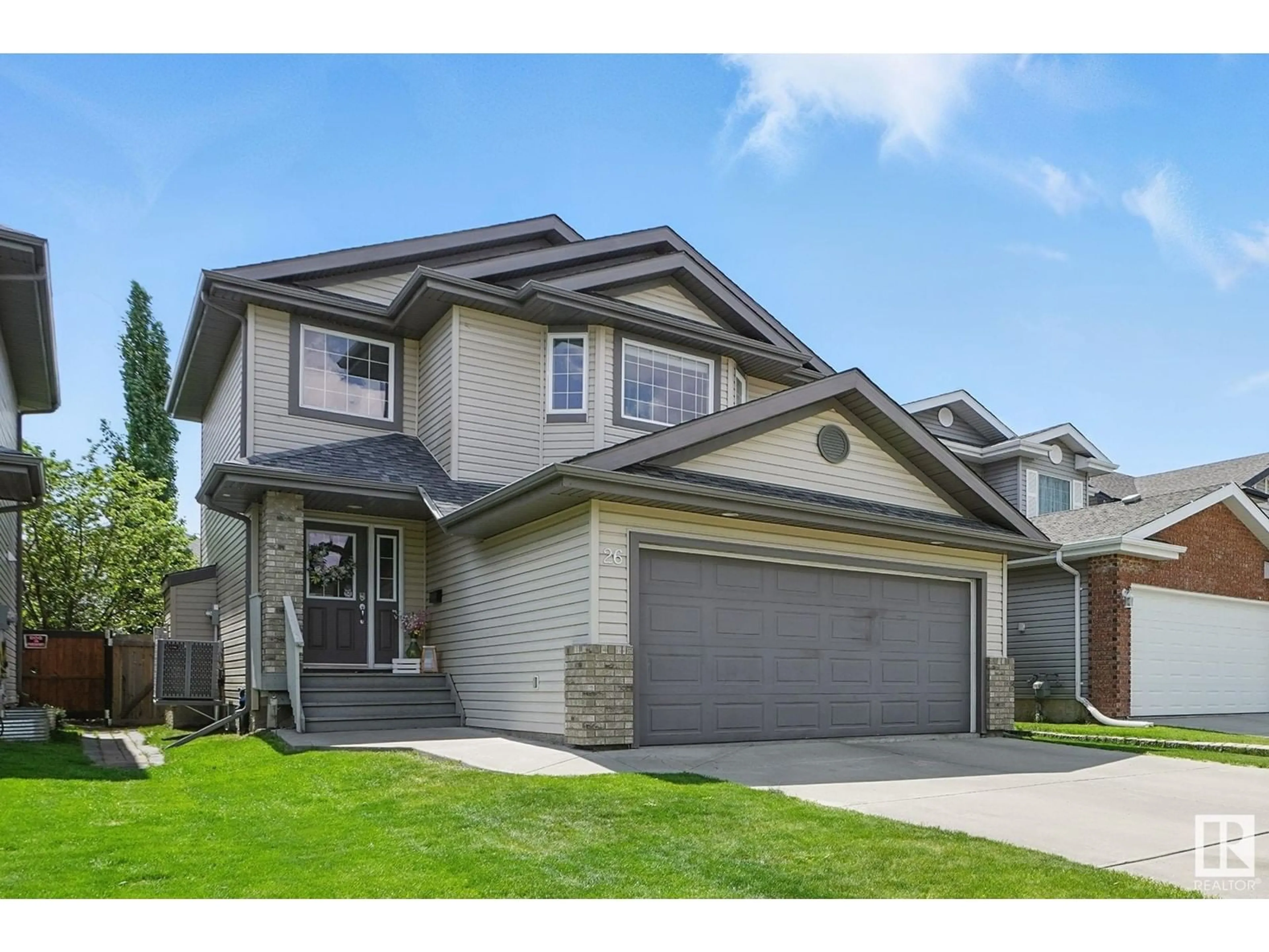 Home with vinyl exterior material, street for 26 NAPOLEON CR, St. Albert Alberta T8N1C6