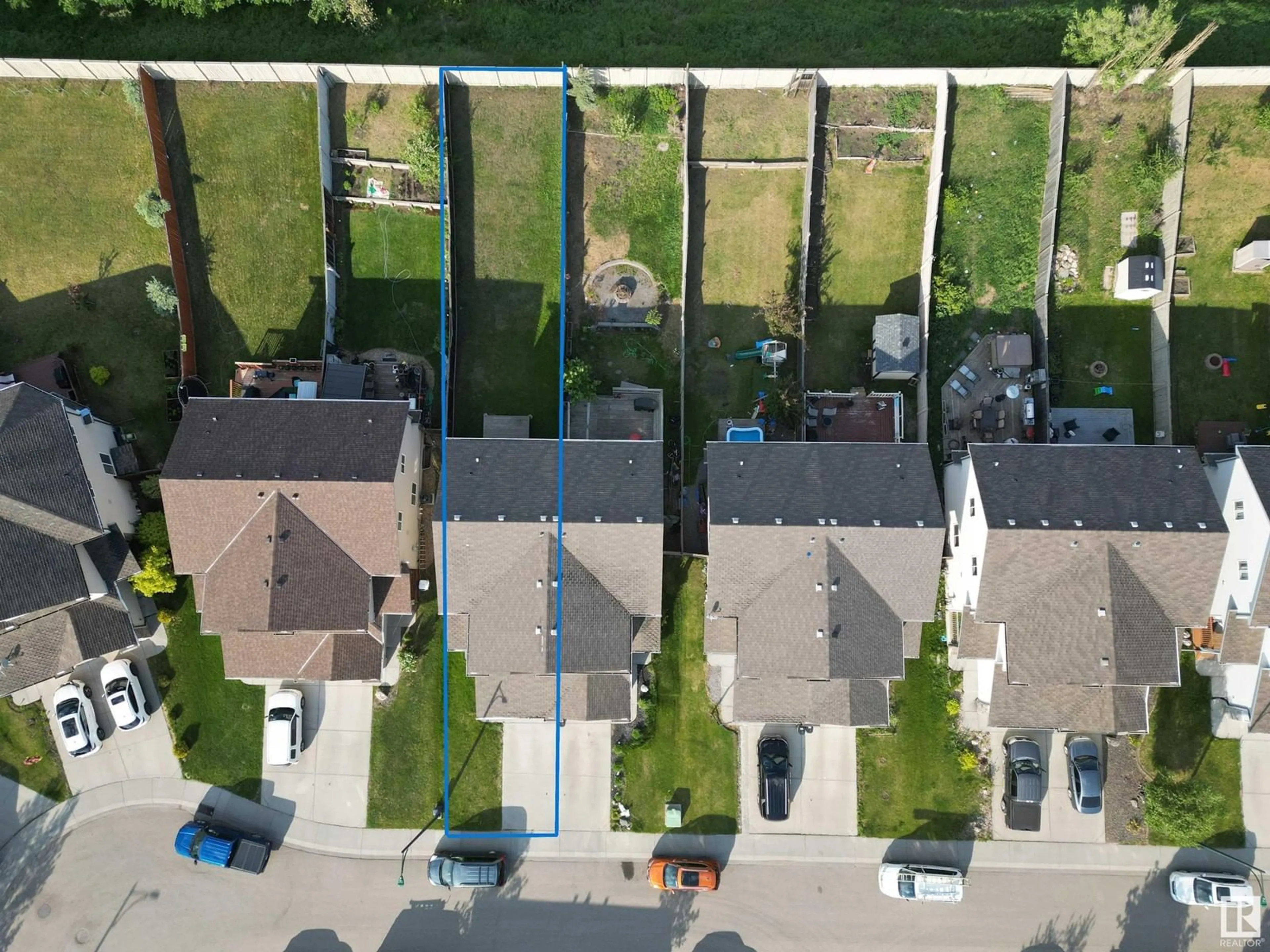 A pic from outside/outdoor area/front of a property/back of a property/a pic from drone, street for 3533 11 ST, Edmonton Alberta T6T0J7