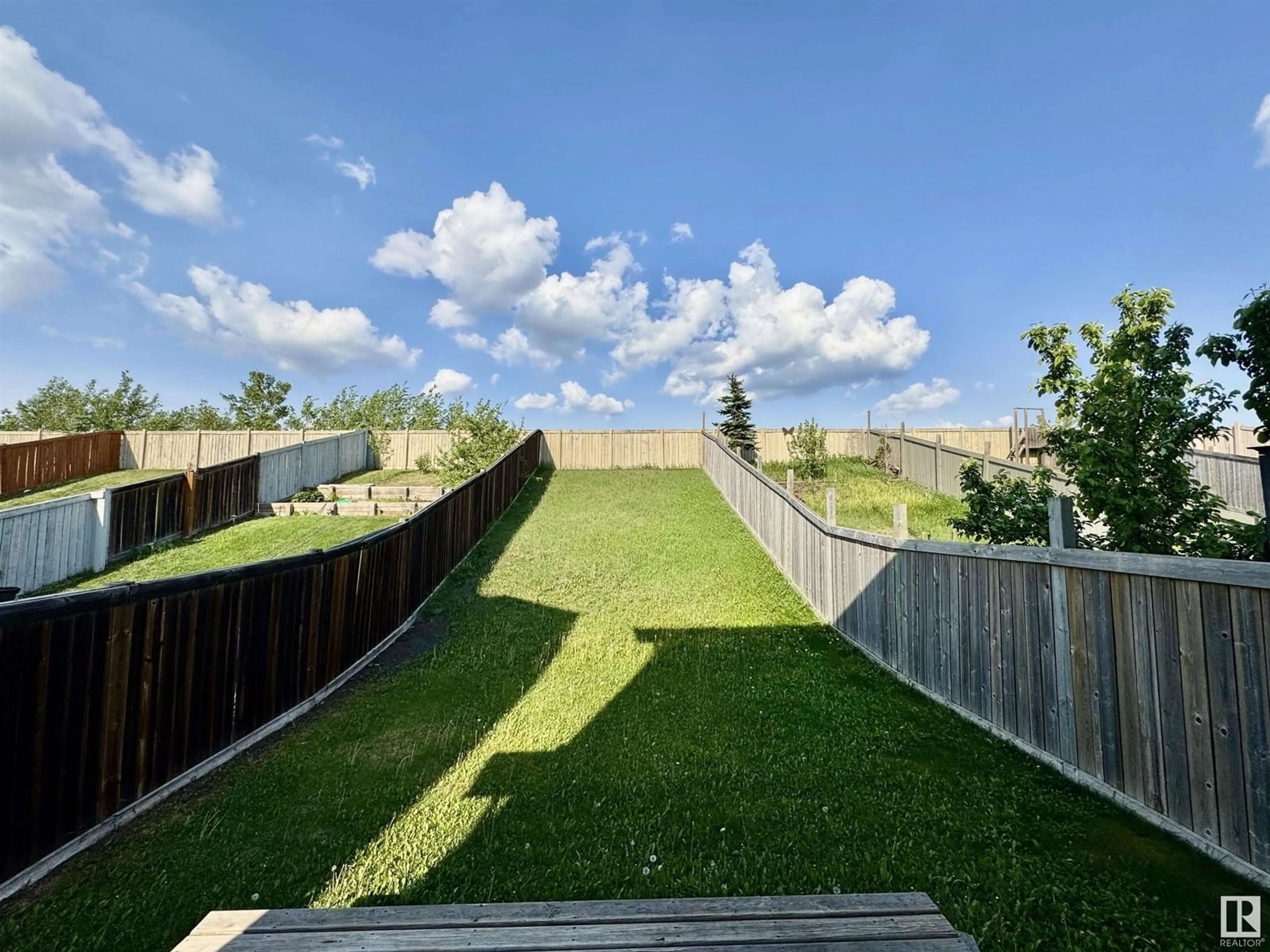 A pic from outside/outdoor area/front of a property/back of a property/a pic from drone, water/lake/river/ocean view for 3533 11 ST, Edmonton Alberta T6T0J7